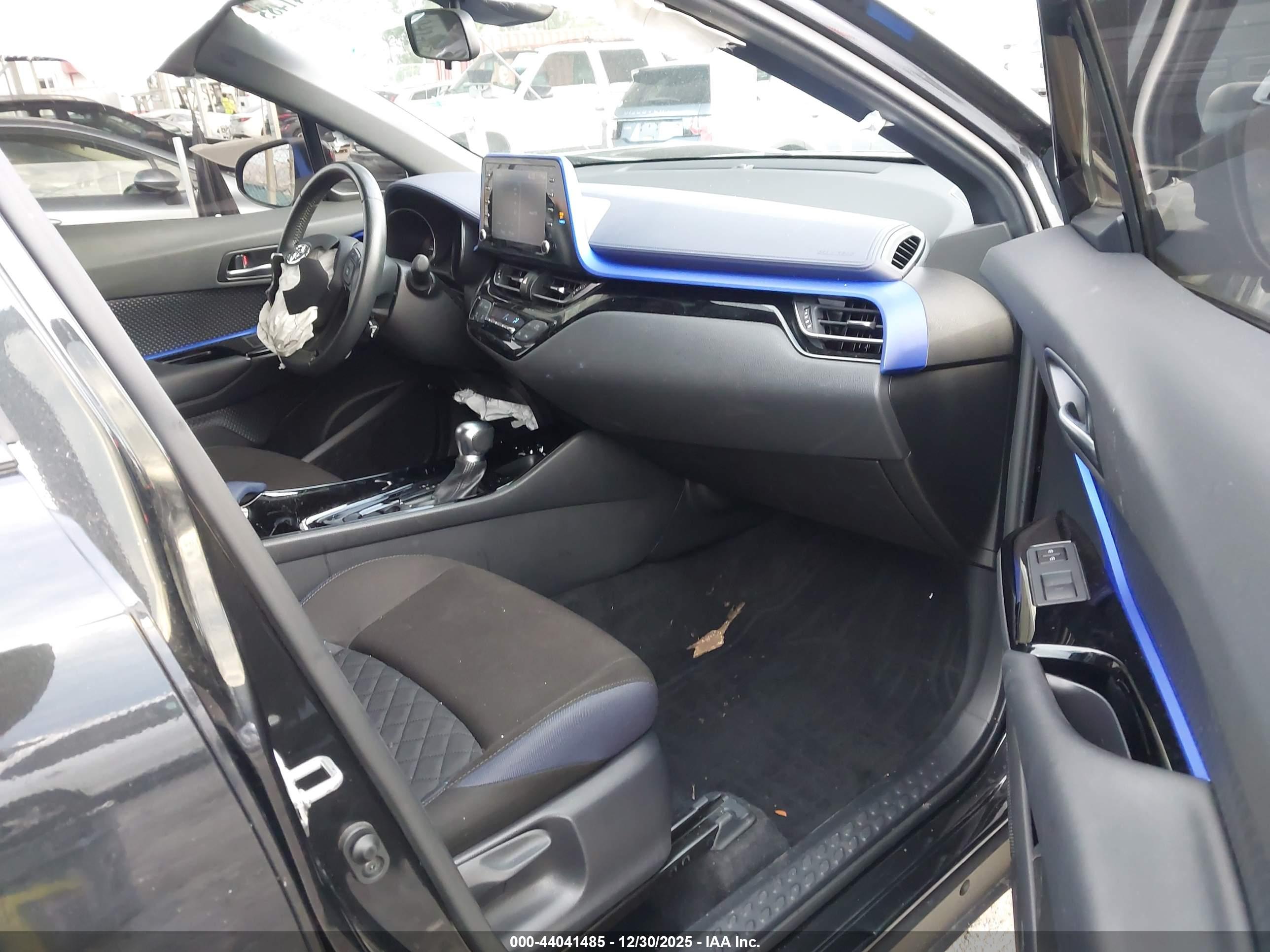 TOYOTA C-HR image 5