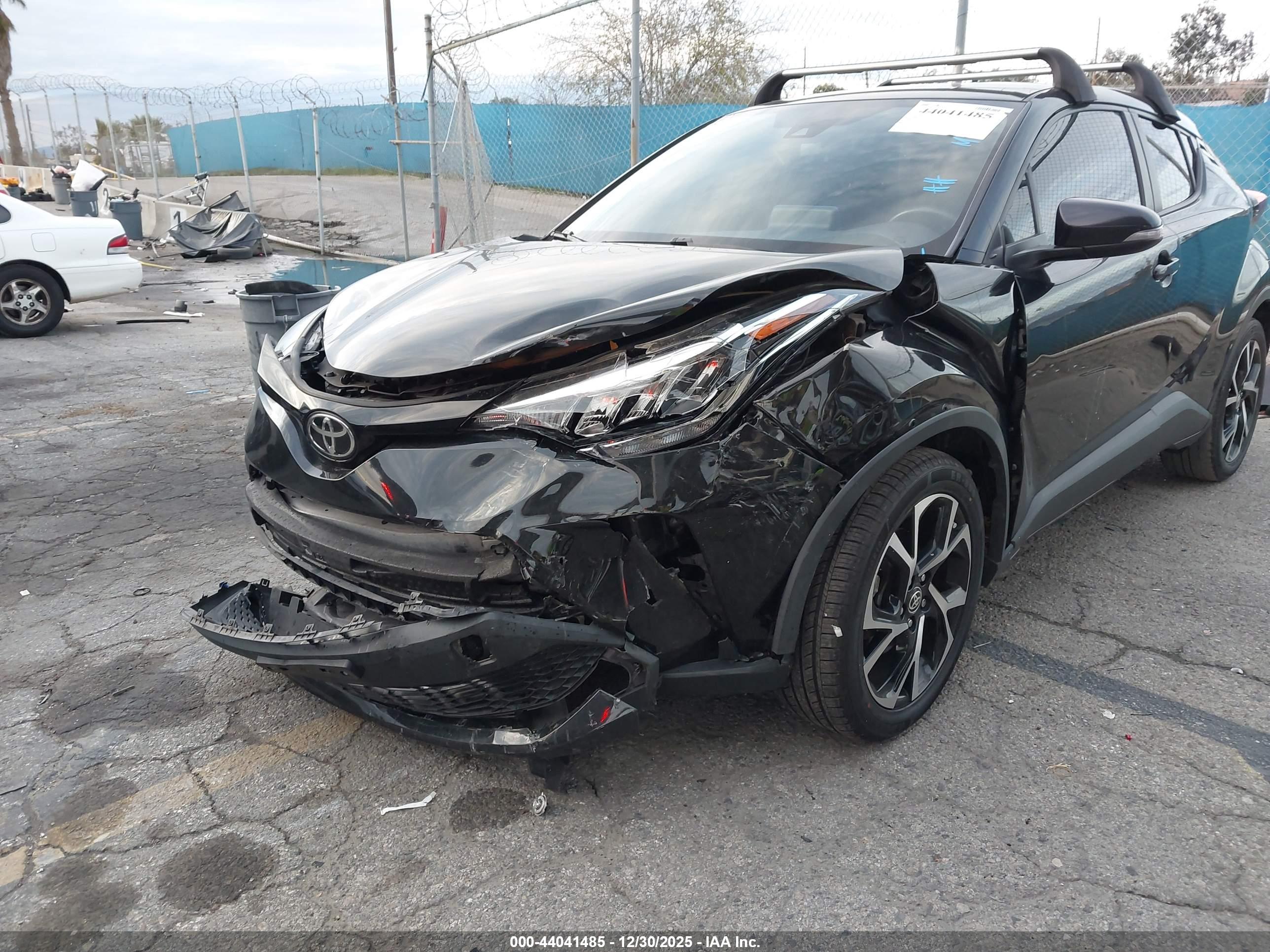 TOYOTA C-HR image 6
