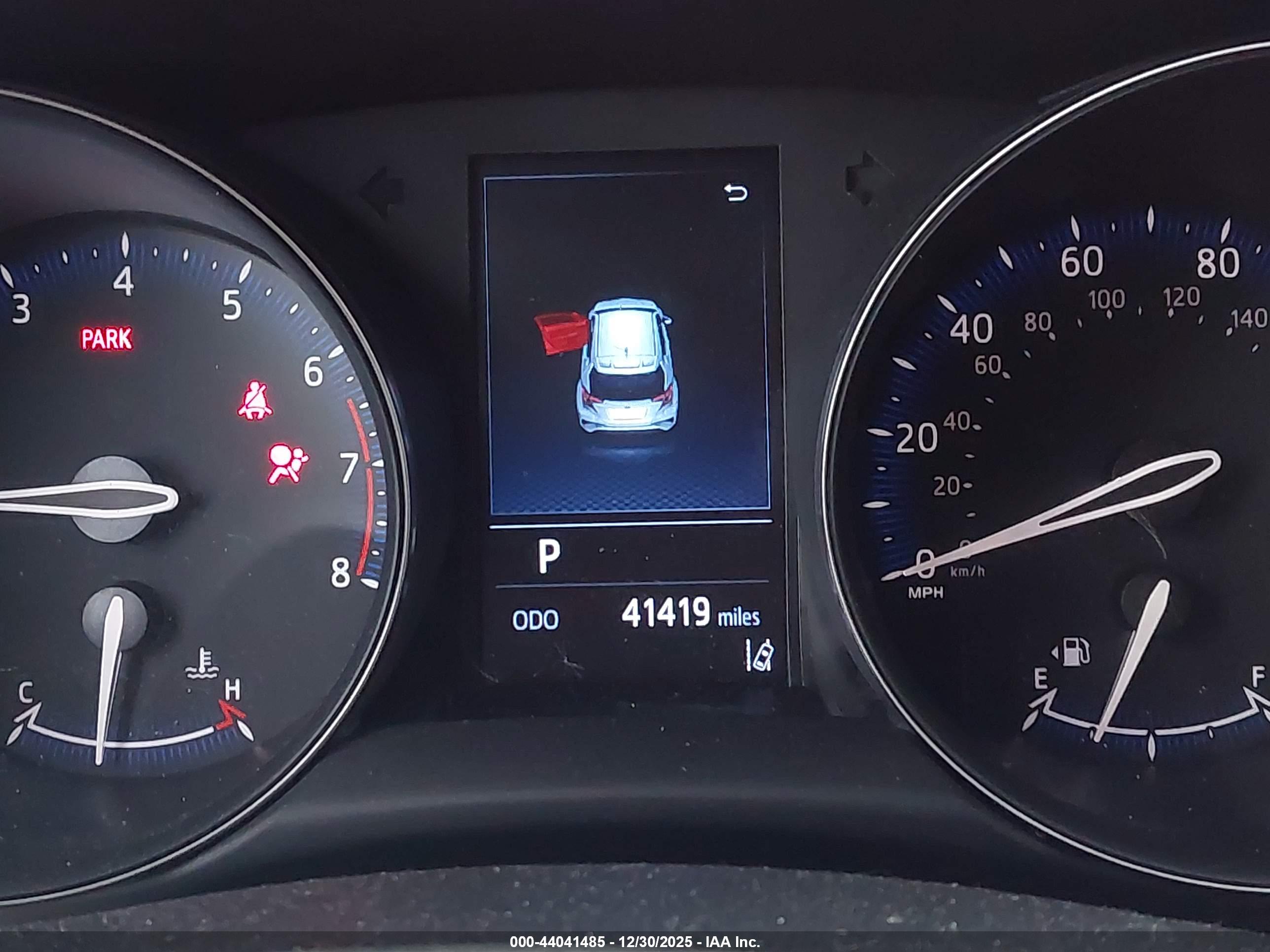 TOYOTA C-HR image 7