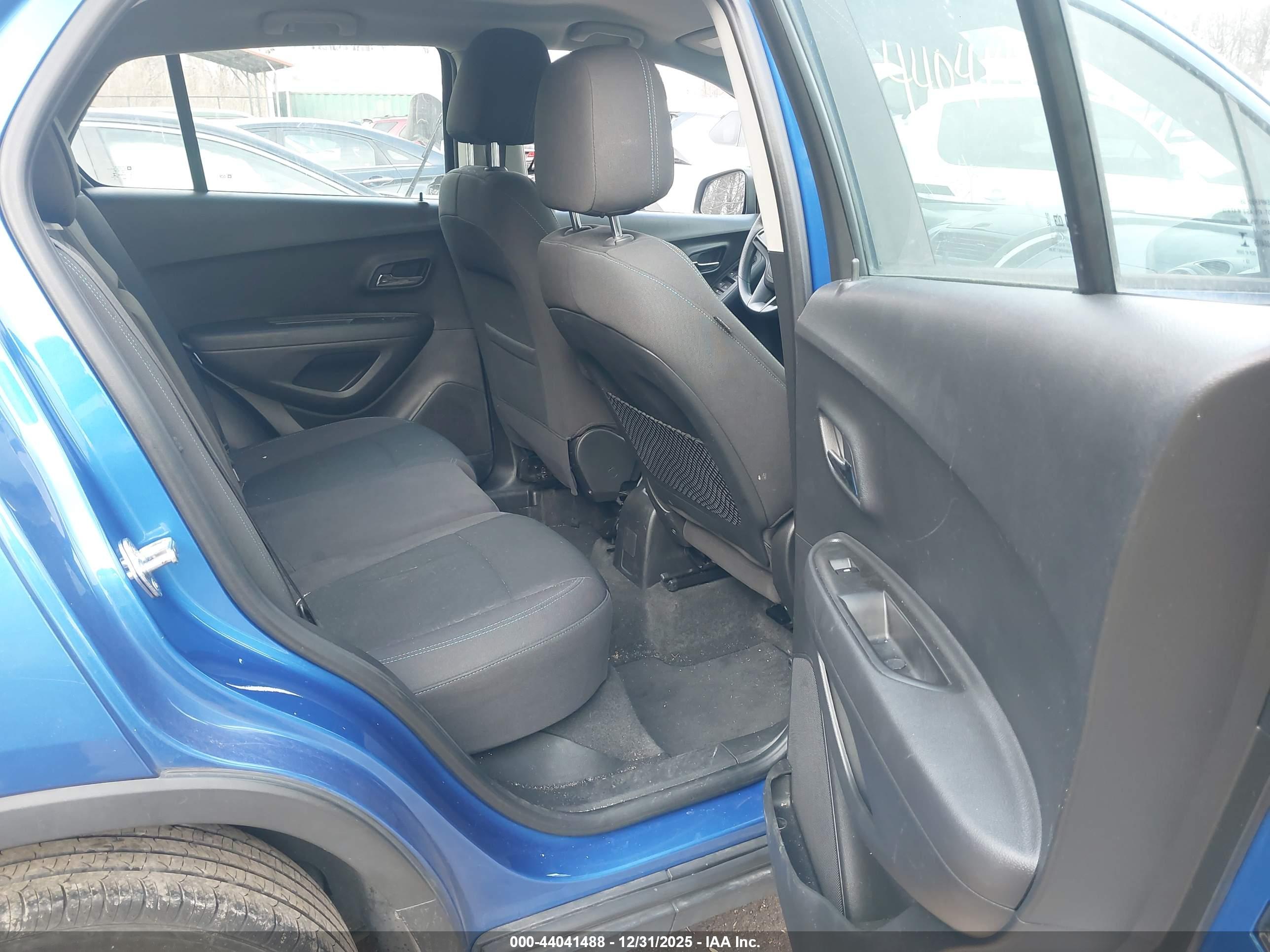 CHEVROLET TRAX image 8
