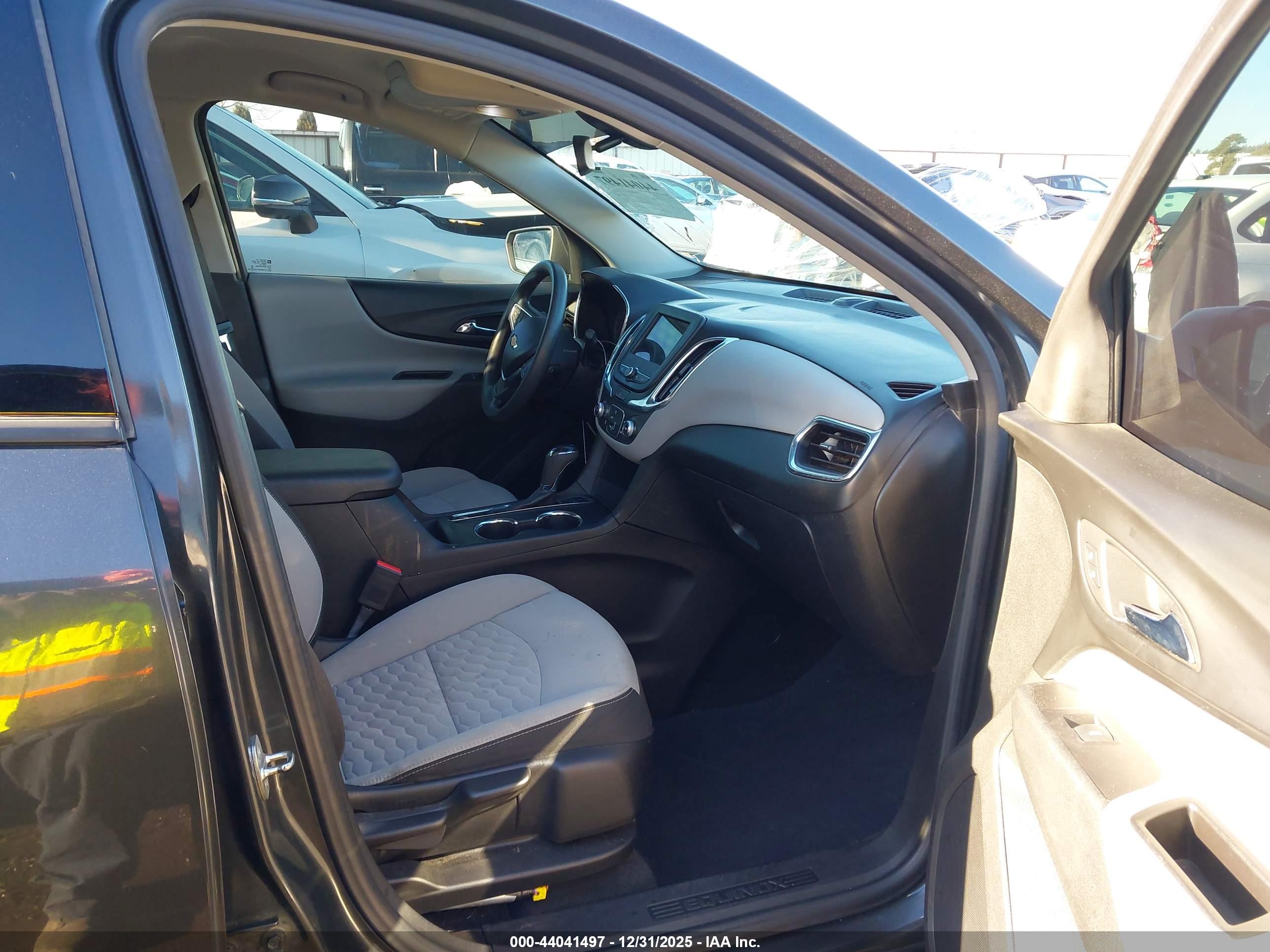 CHEVROLET EQUINOX image 5