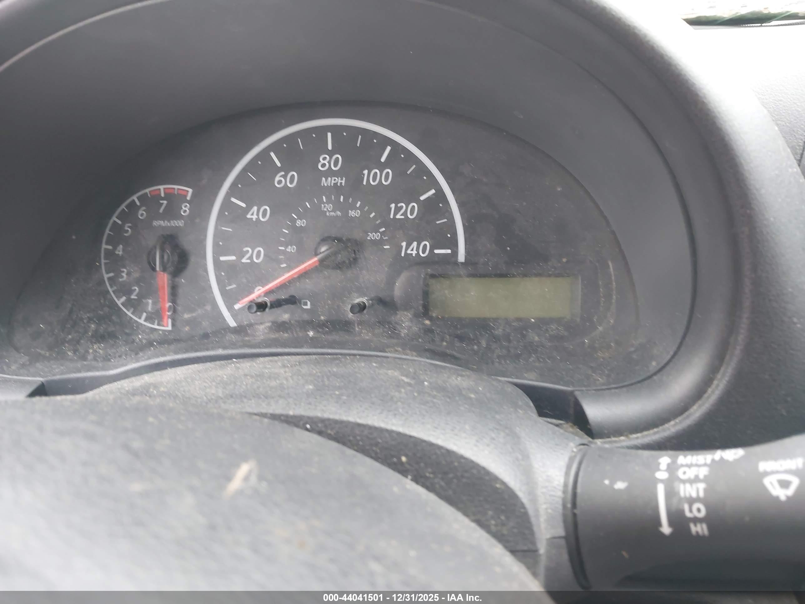NISSAN VERSA image 7