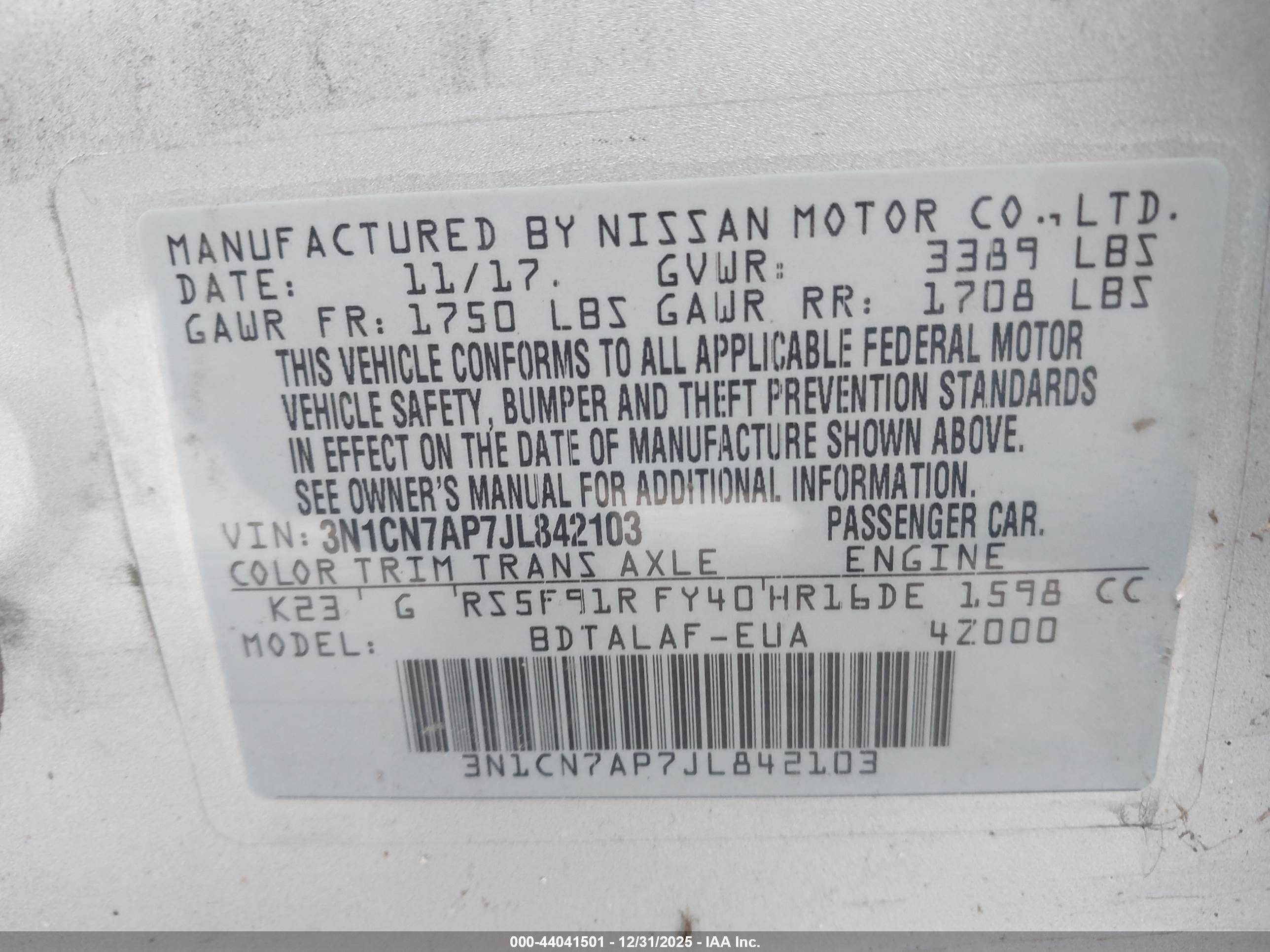 NISSAN VERSA image 9