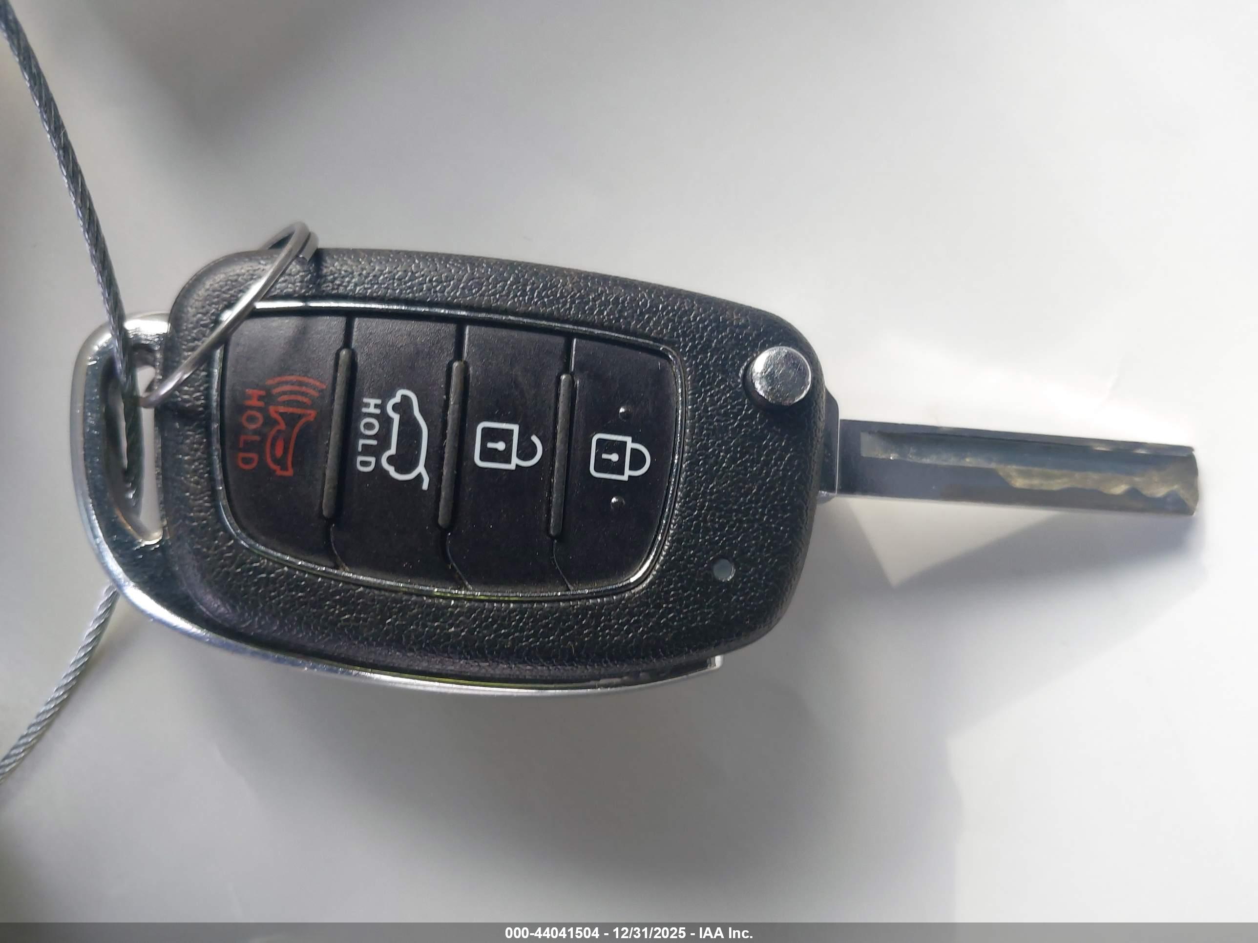 HYUNDAI SANTA image 11