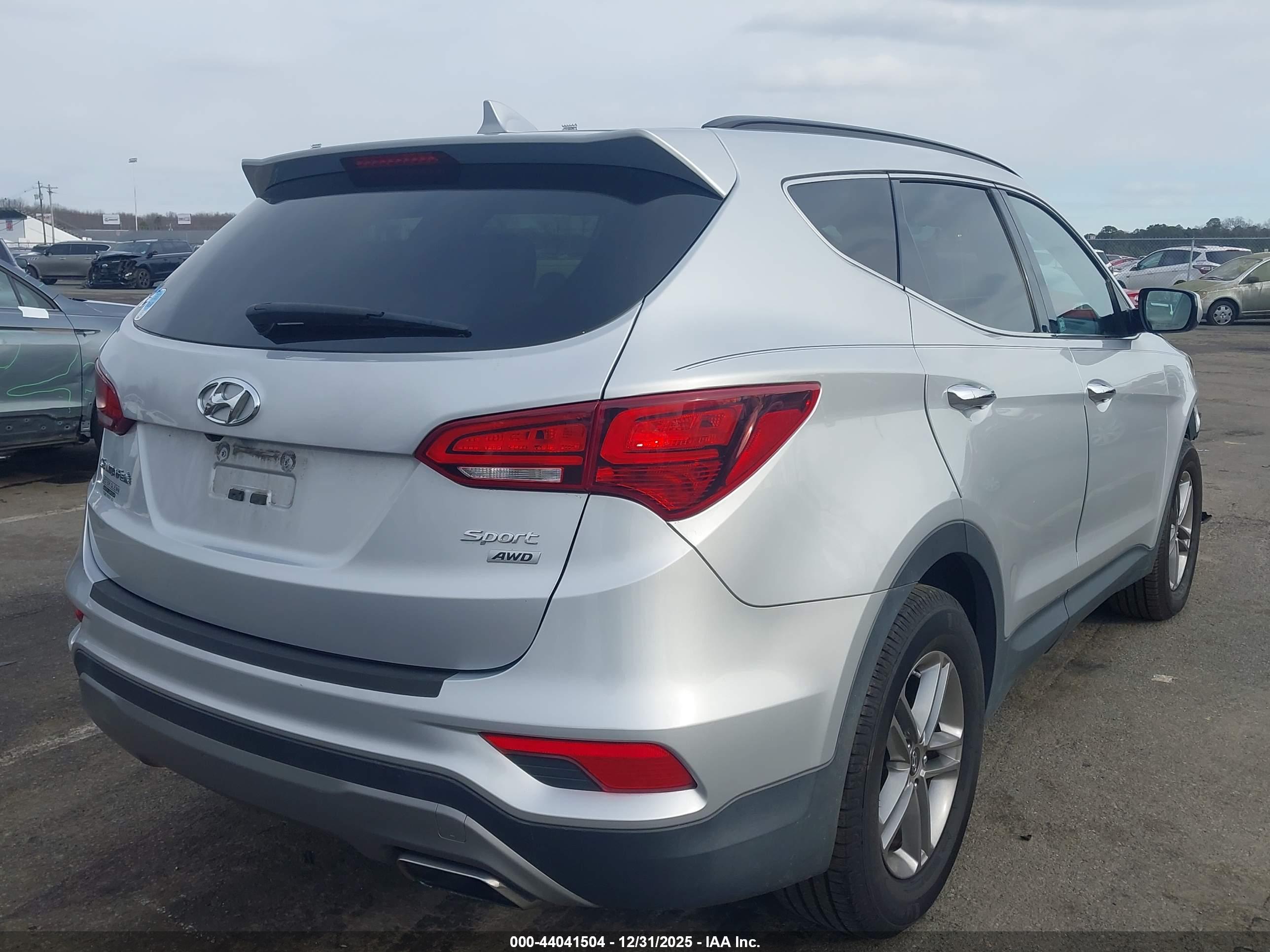 HYUNDAI SANTA image 4