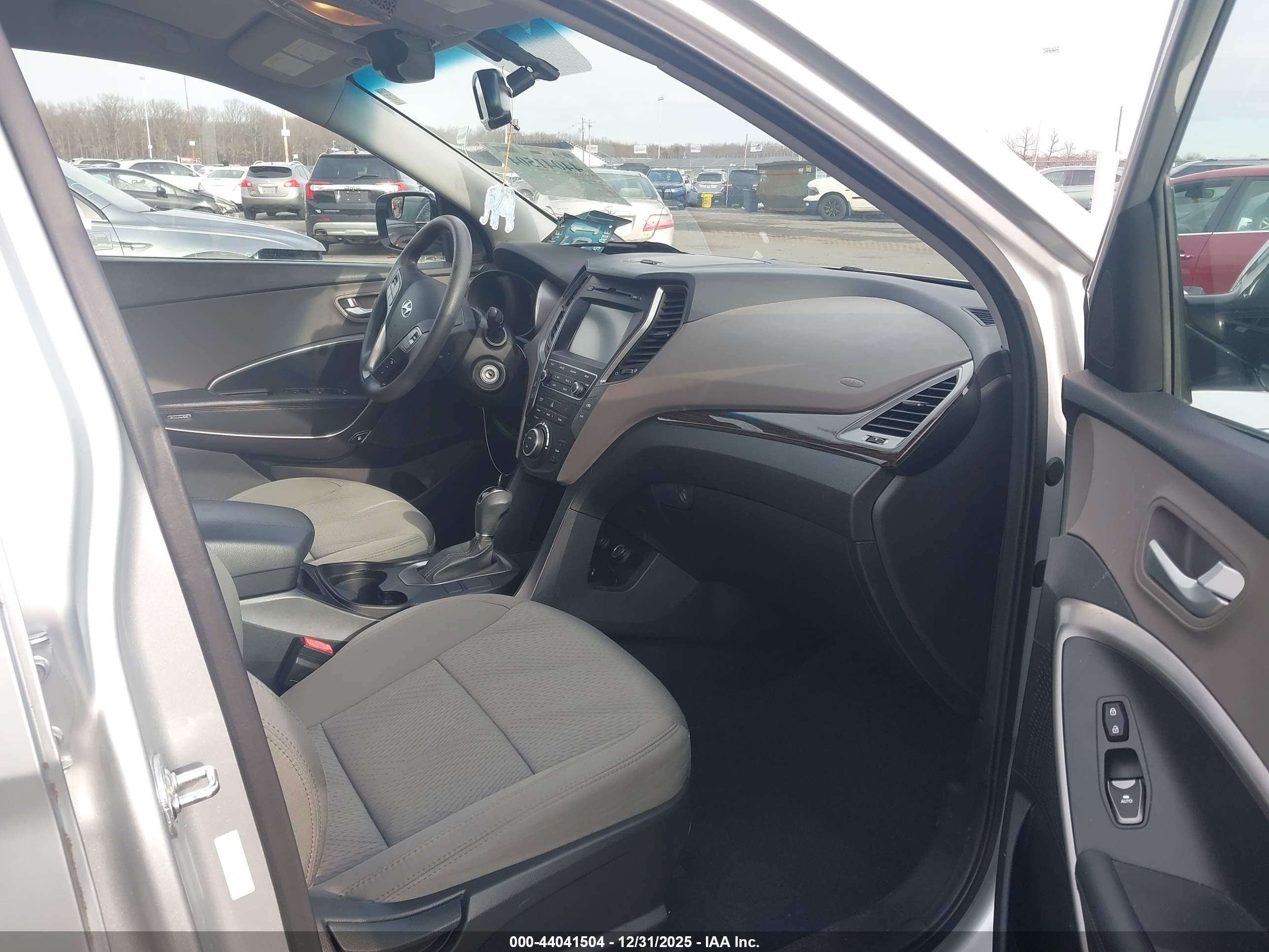HYUNDAI SANTA image 5