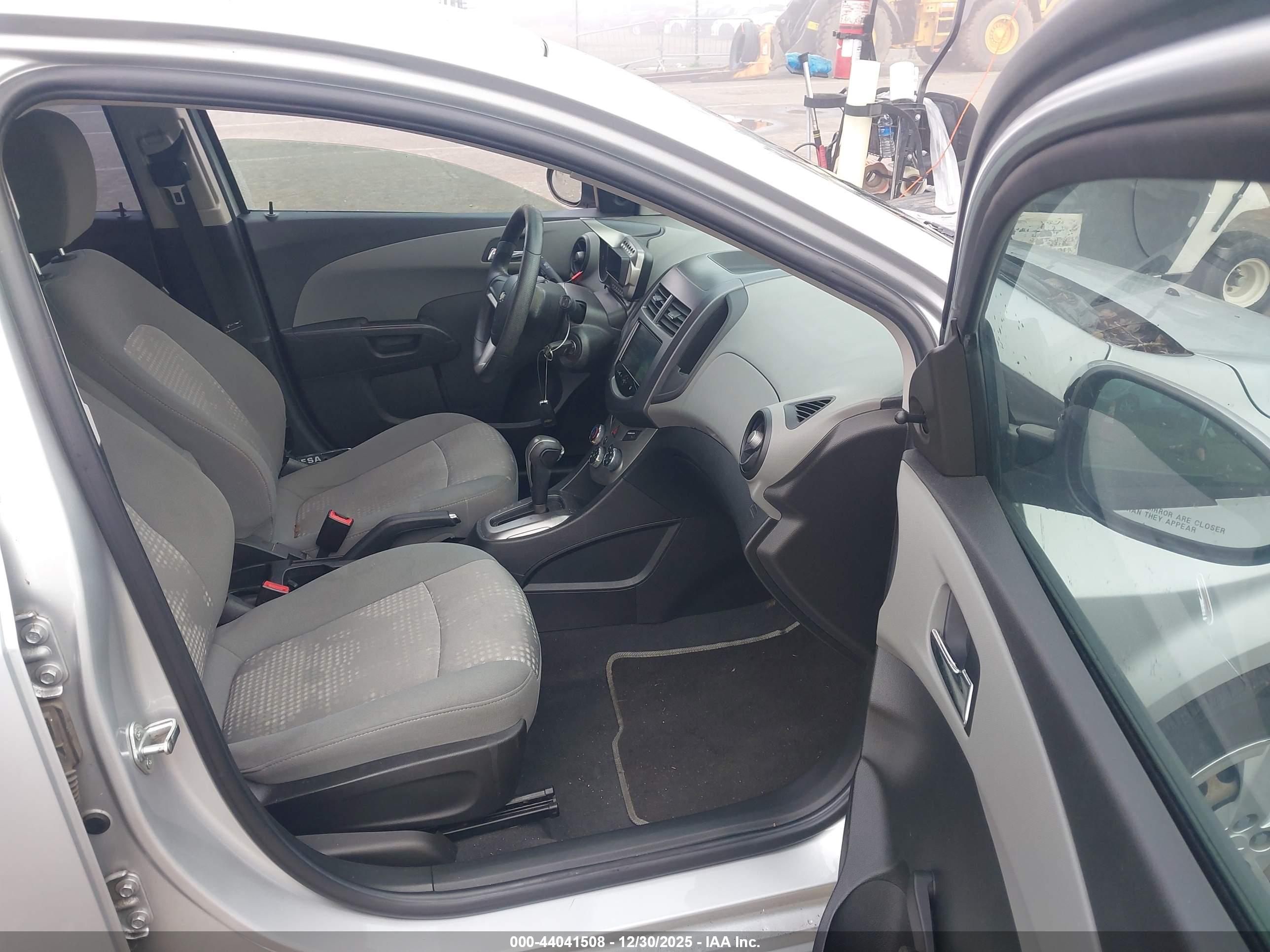 CHEVROLET SONIC image 5