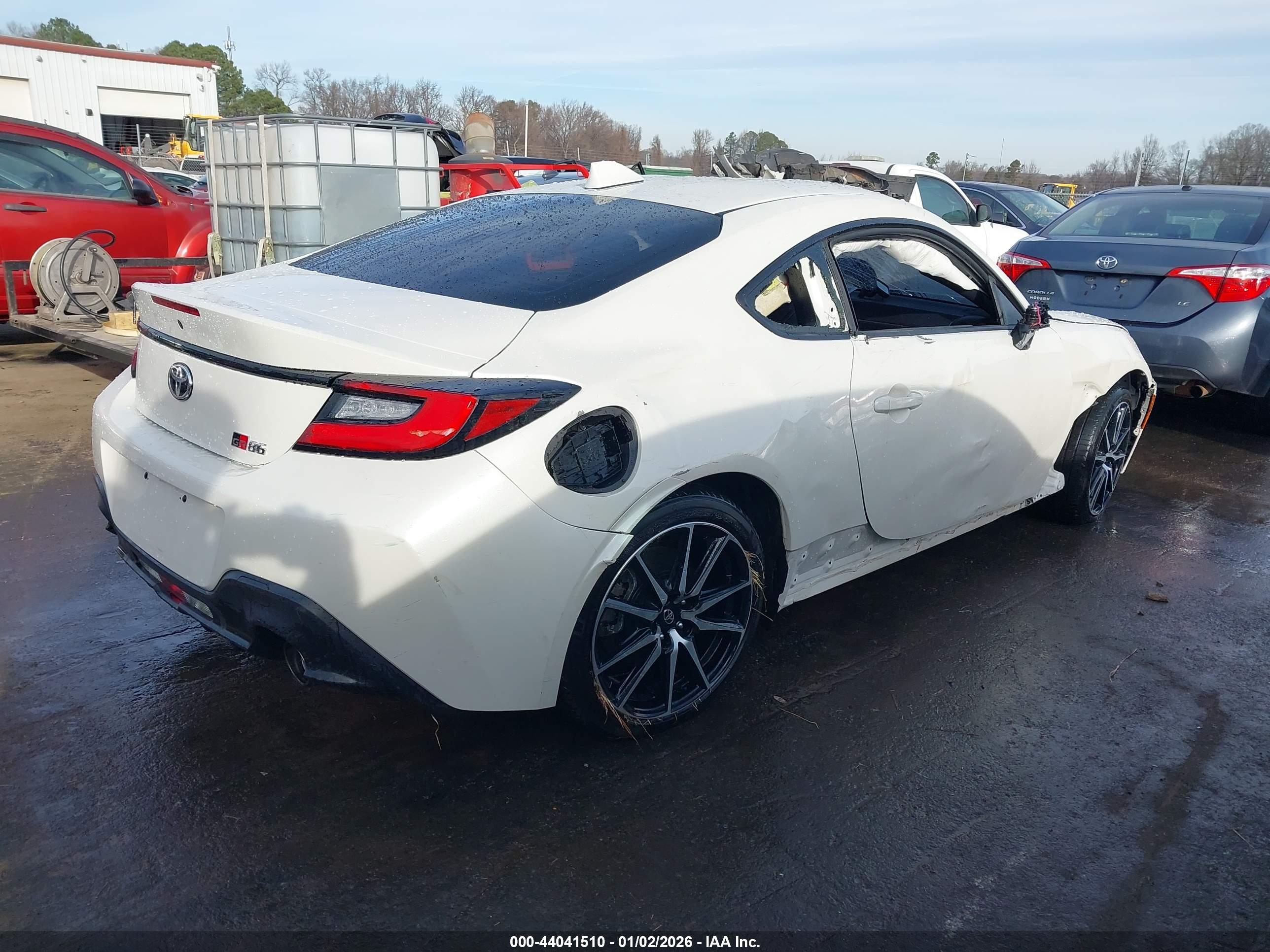 TOYOTA GR86 image 4