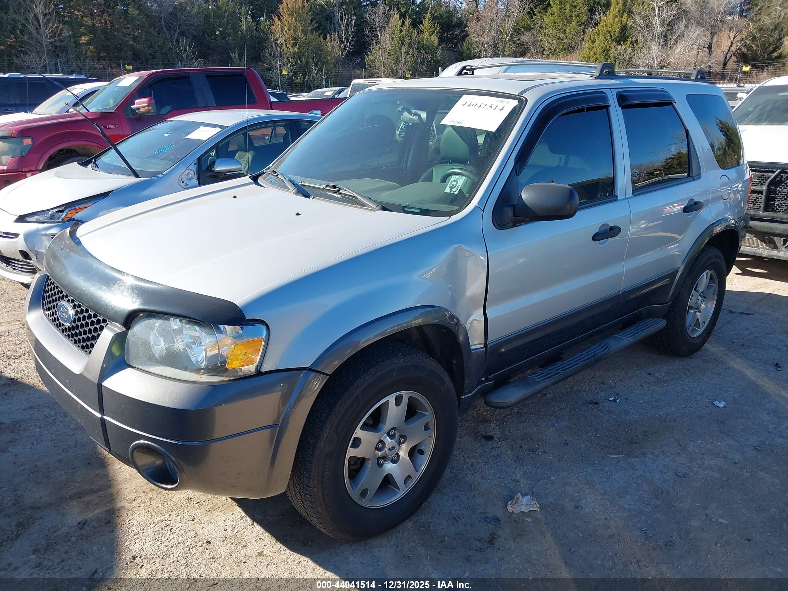 FORD ESCAPE image 2