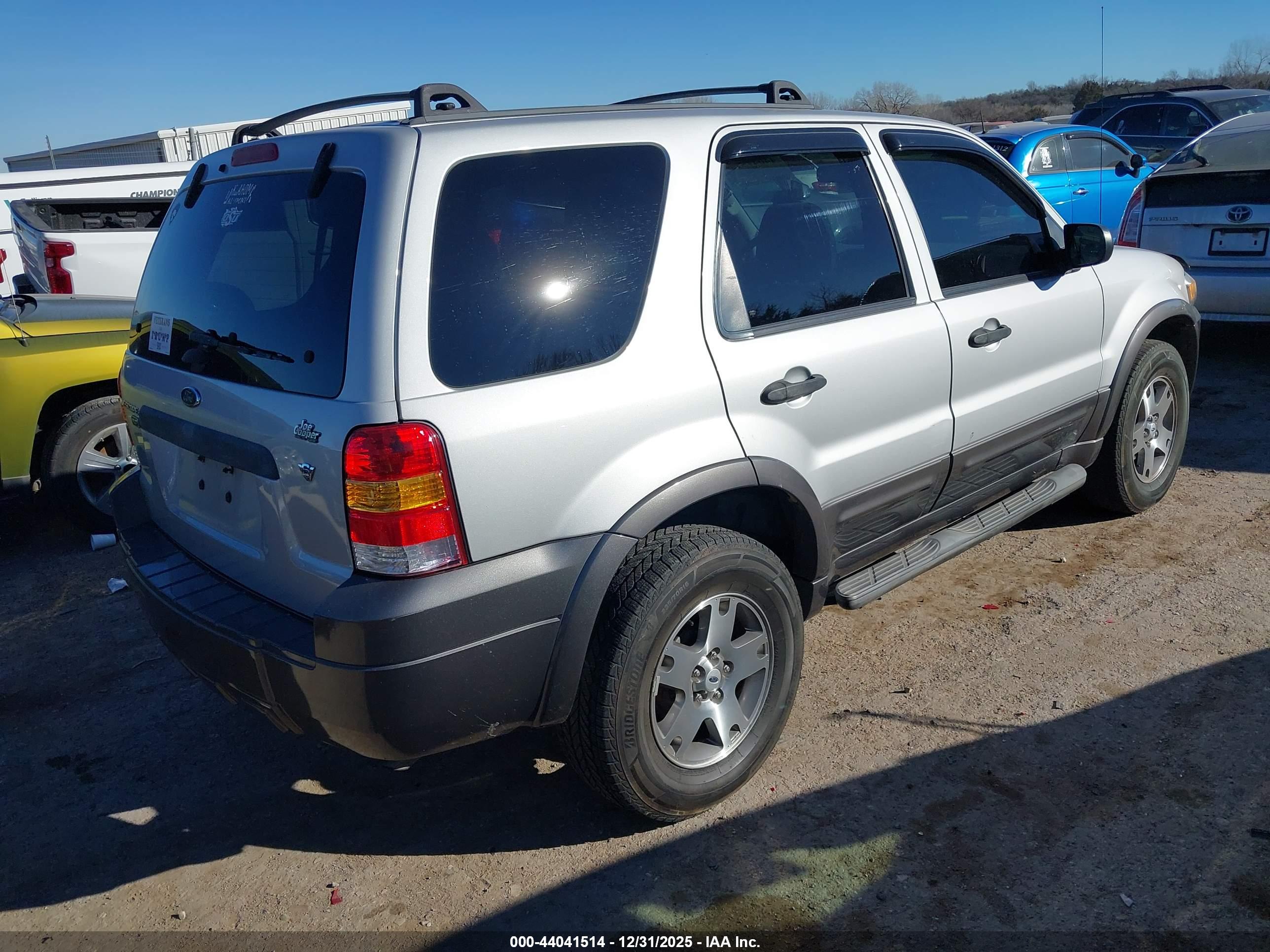 FORD ESCAPE image 4