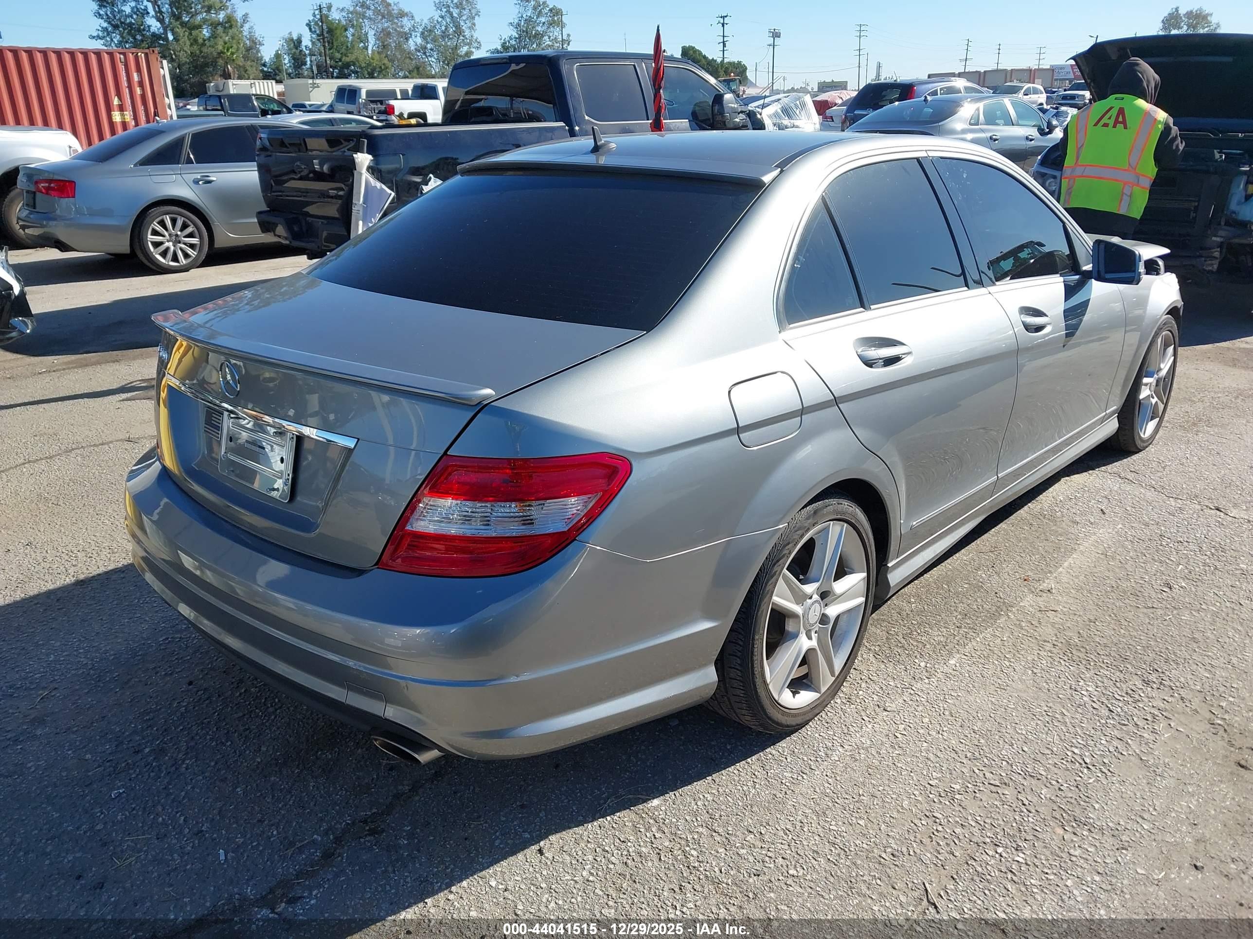 MERCEDES-BENZ C image 4