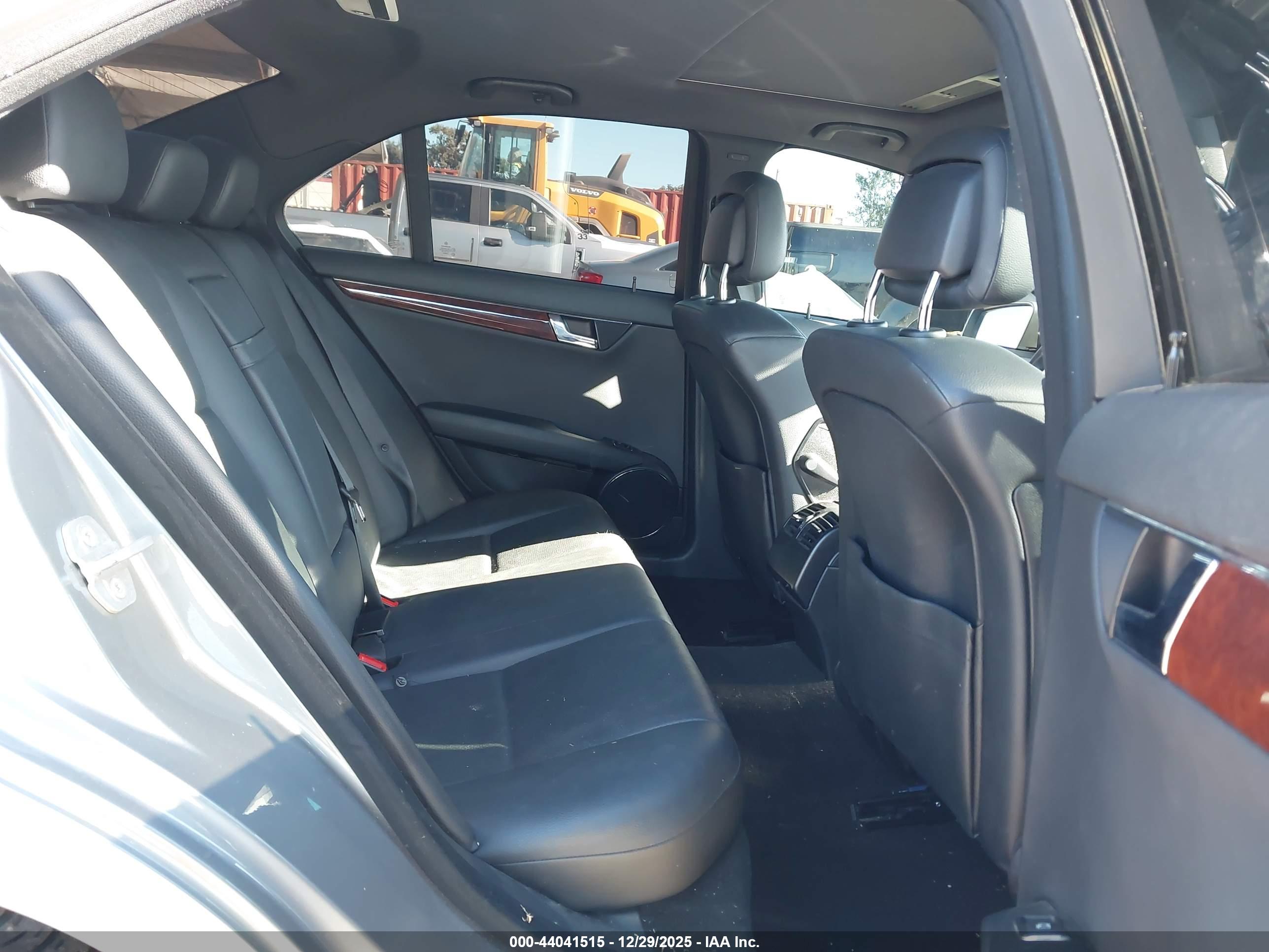 MERCEDES-BENZ C image 8