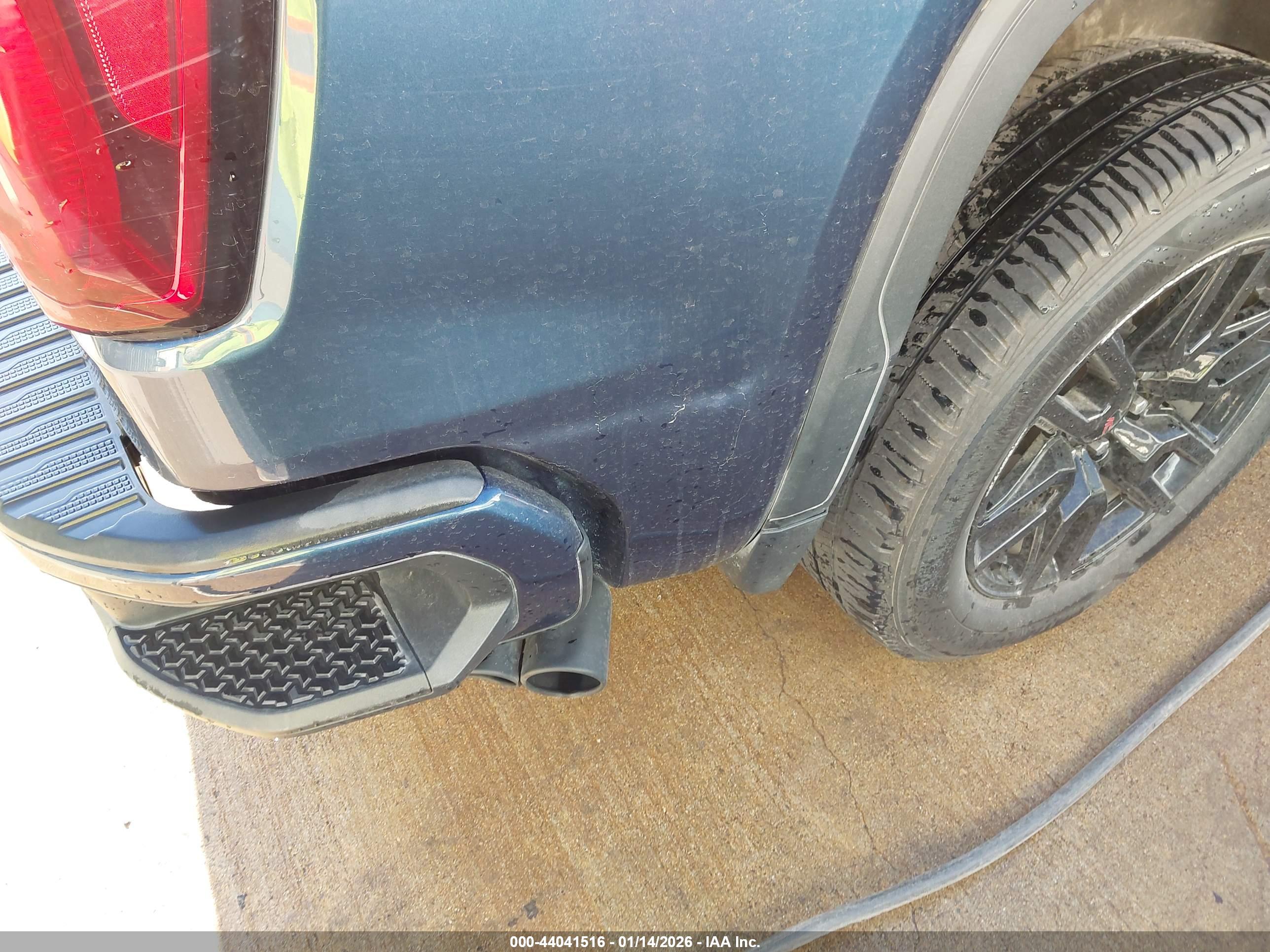 GMC SIERRA image 6