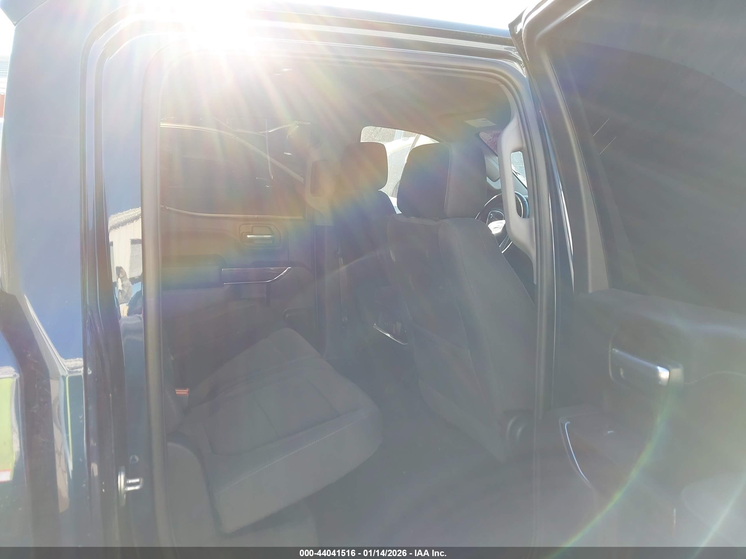 GMC SIERRA image 8