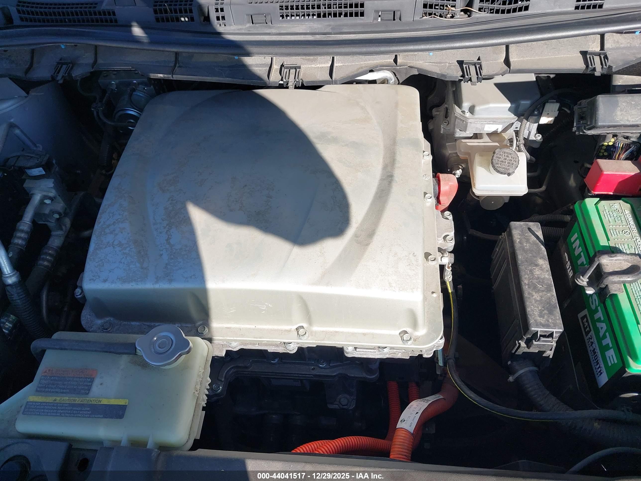 NISSAN LEAF image 10