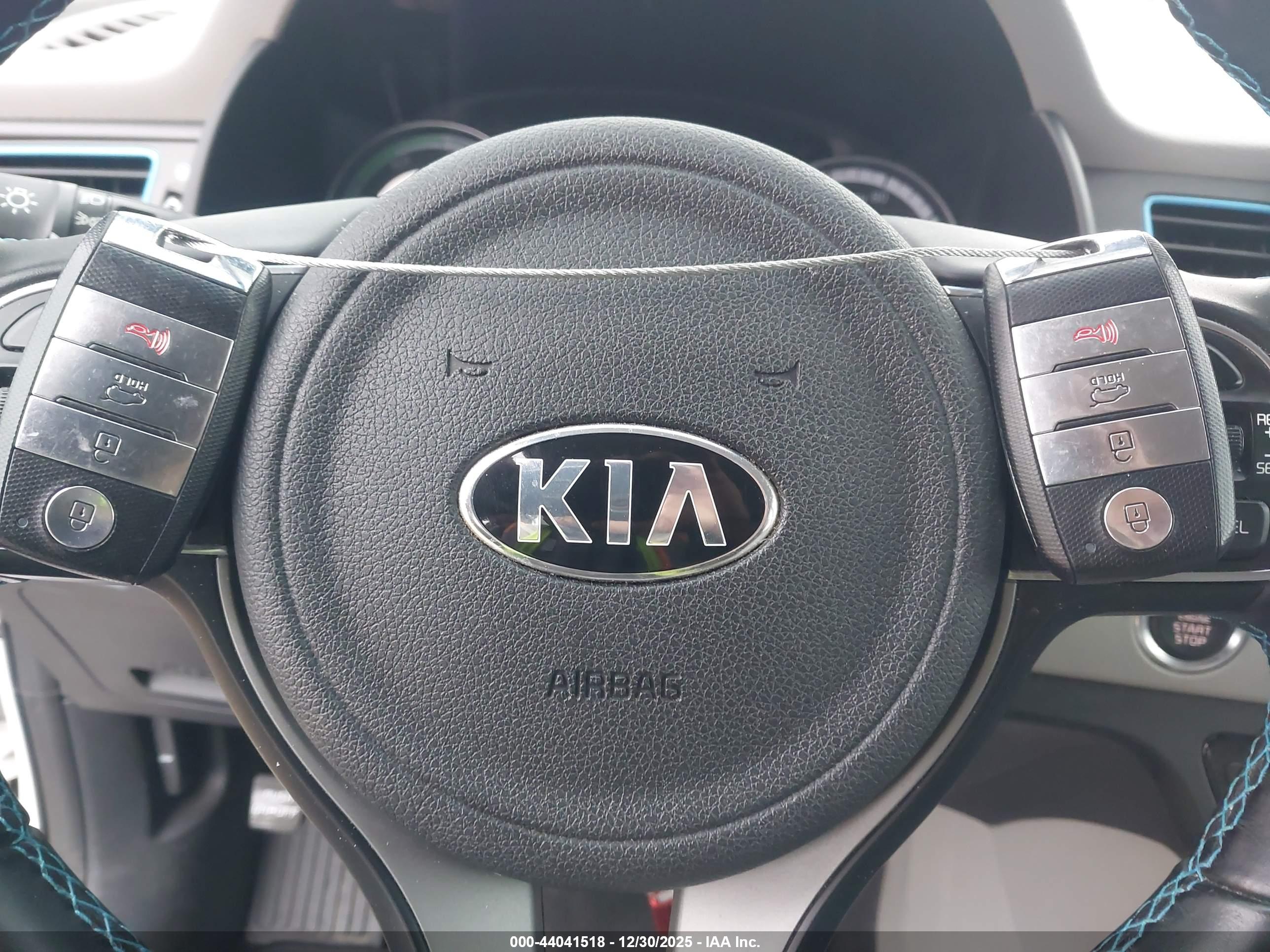 KIA NIRO image 11