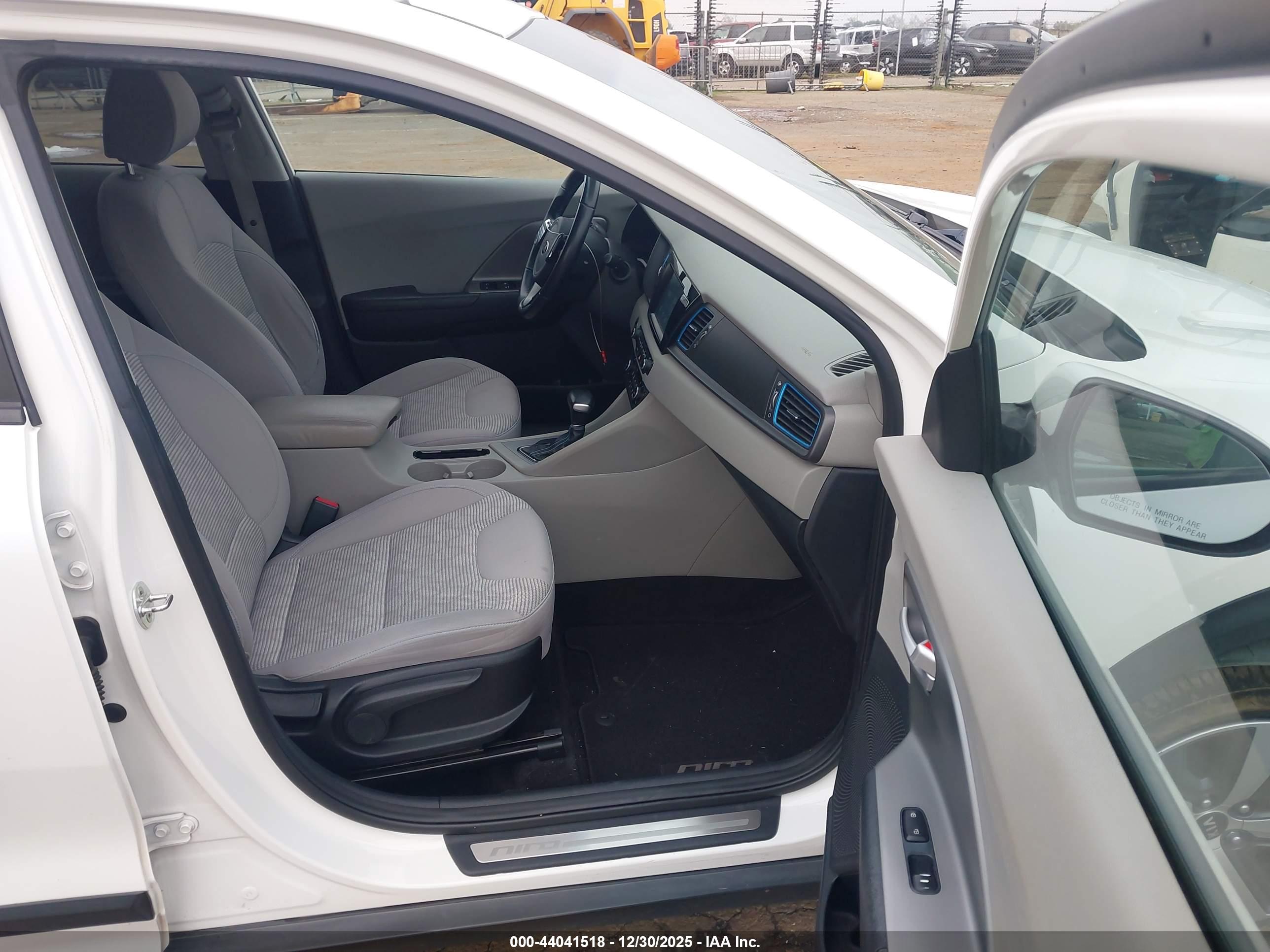 KIA NIRO image 5