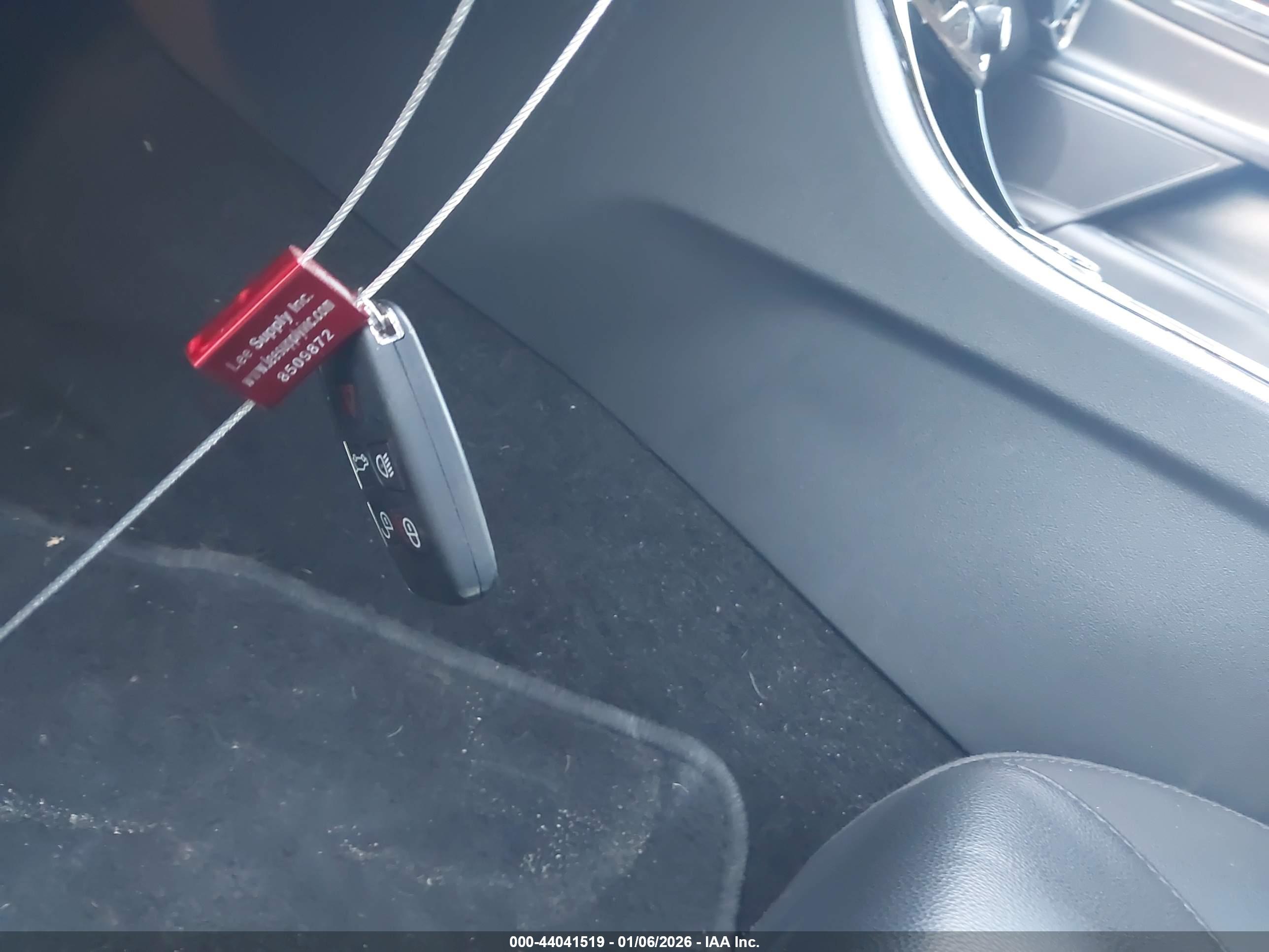 JAGUAR XE image 11