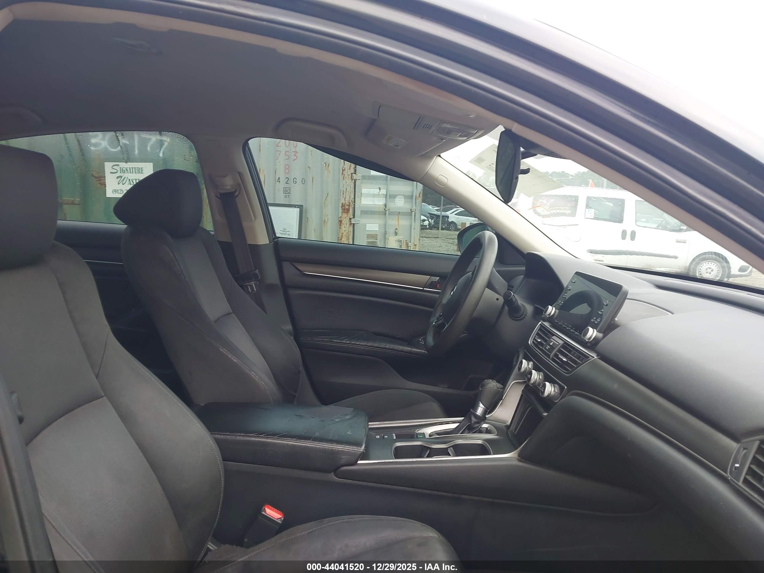 HONDA ACCORD image 5