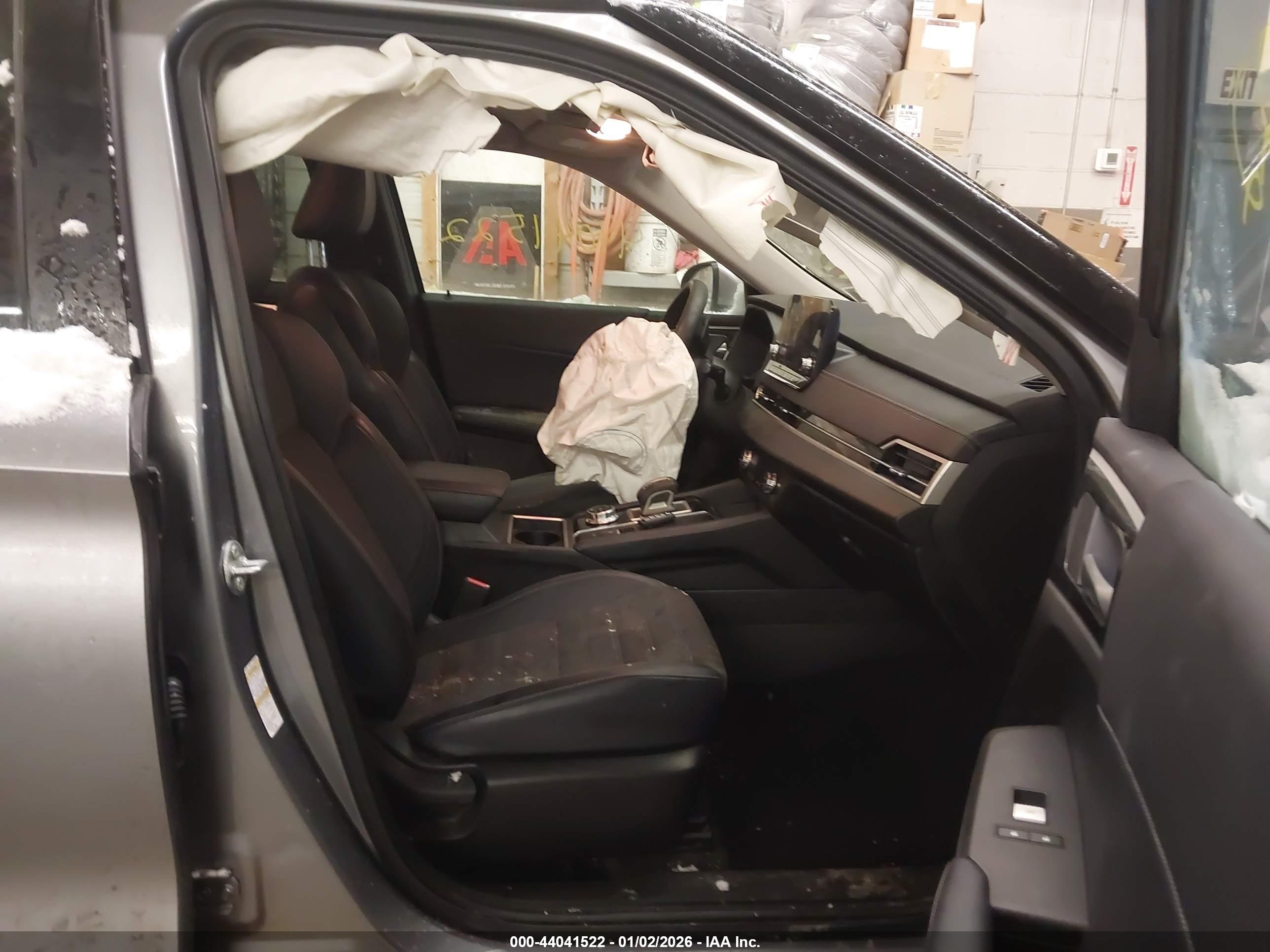 MITSUBISHI OUTLANDER image 5