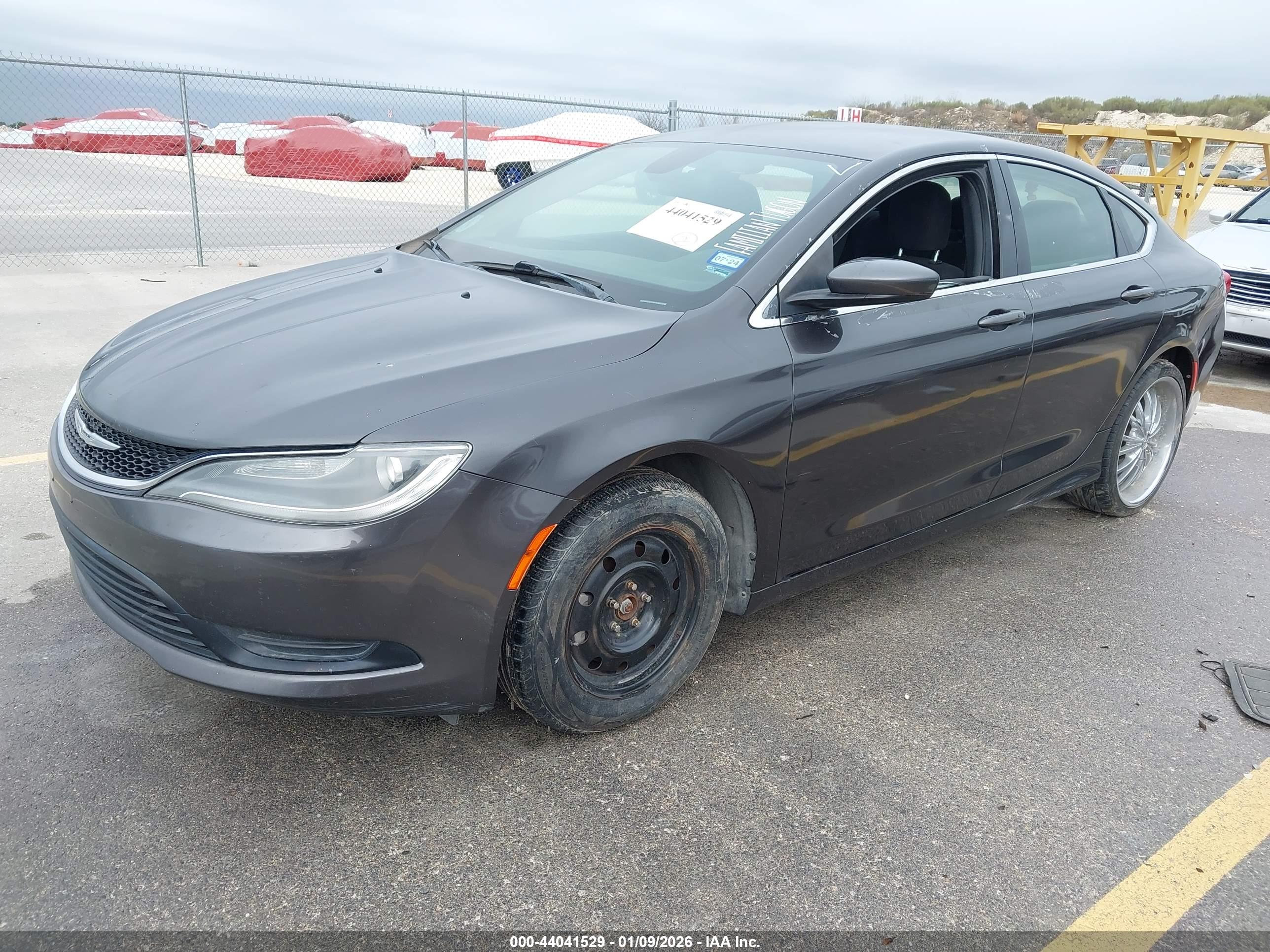 CHRYSLER 200 image 2