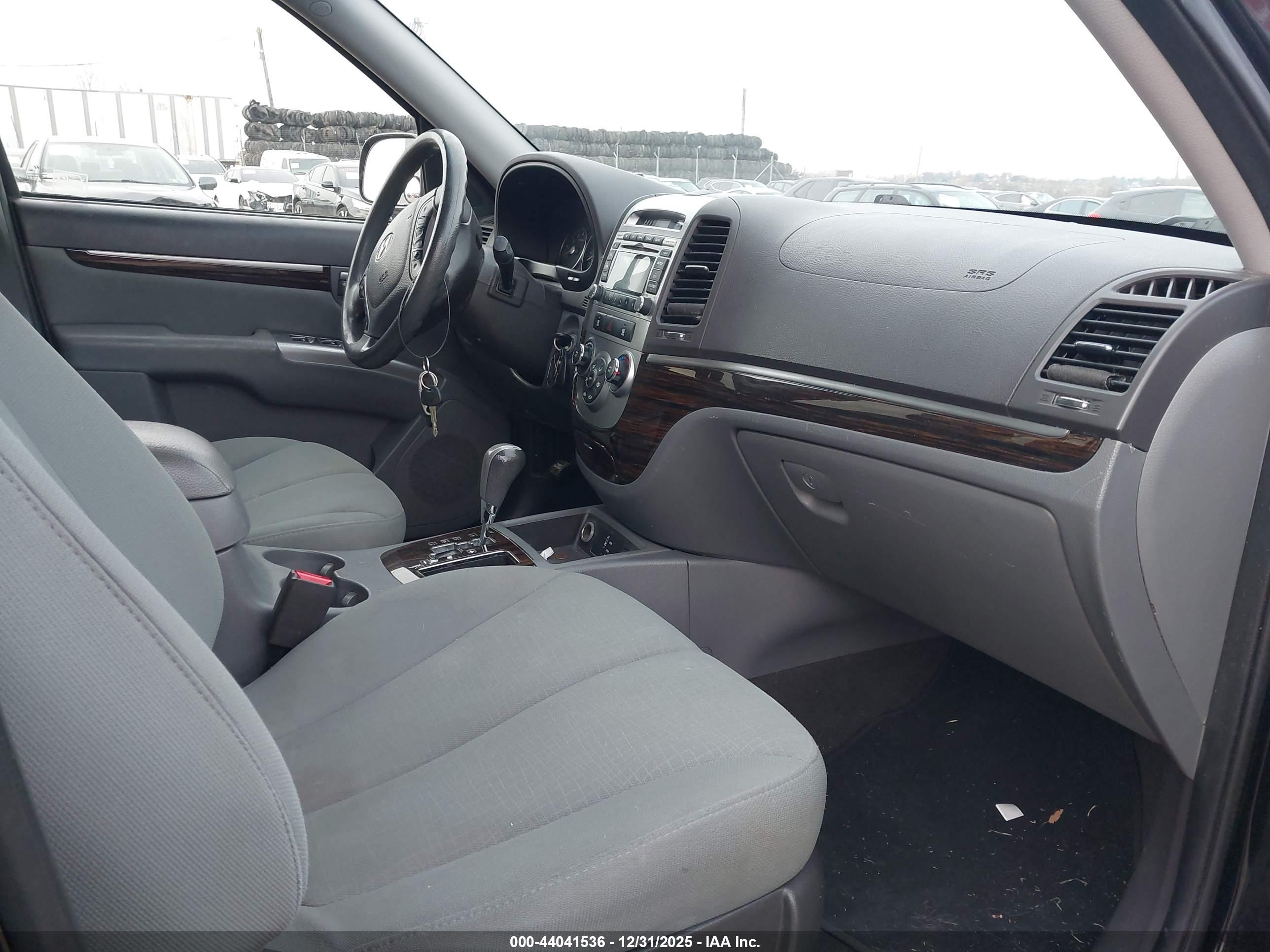 HYUNDAI SANTA image 5