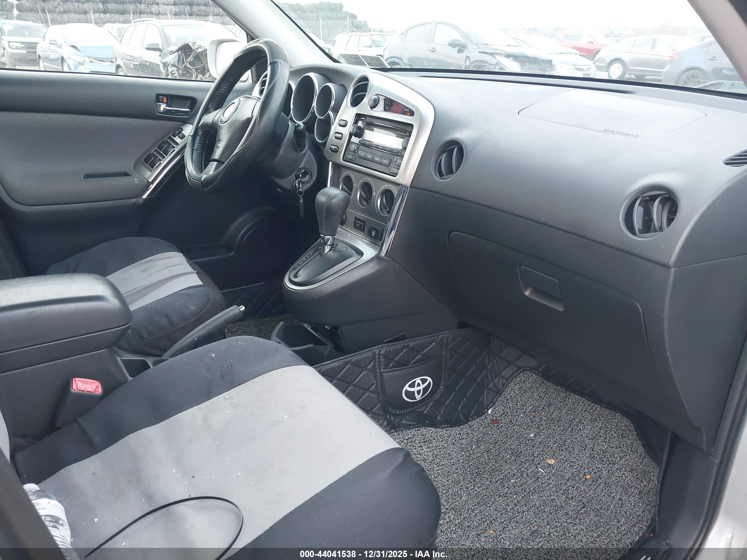 TOYOTA MATRIX image 5
