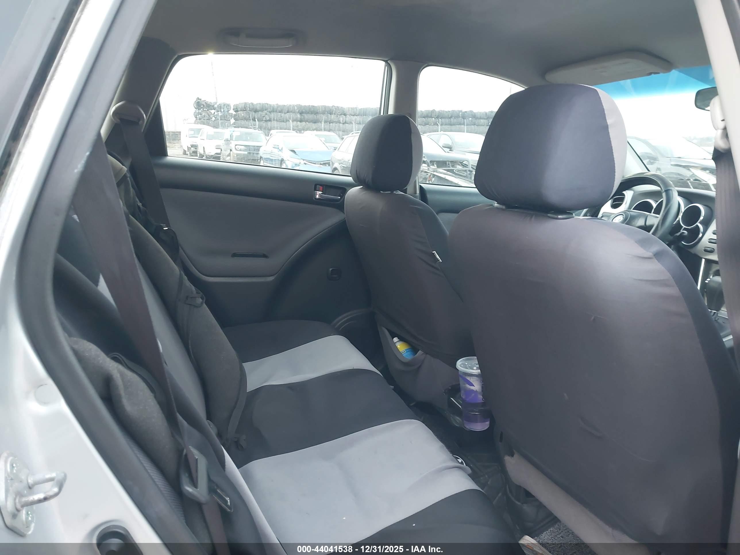 TOYOTA MATRIX image 8