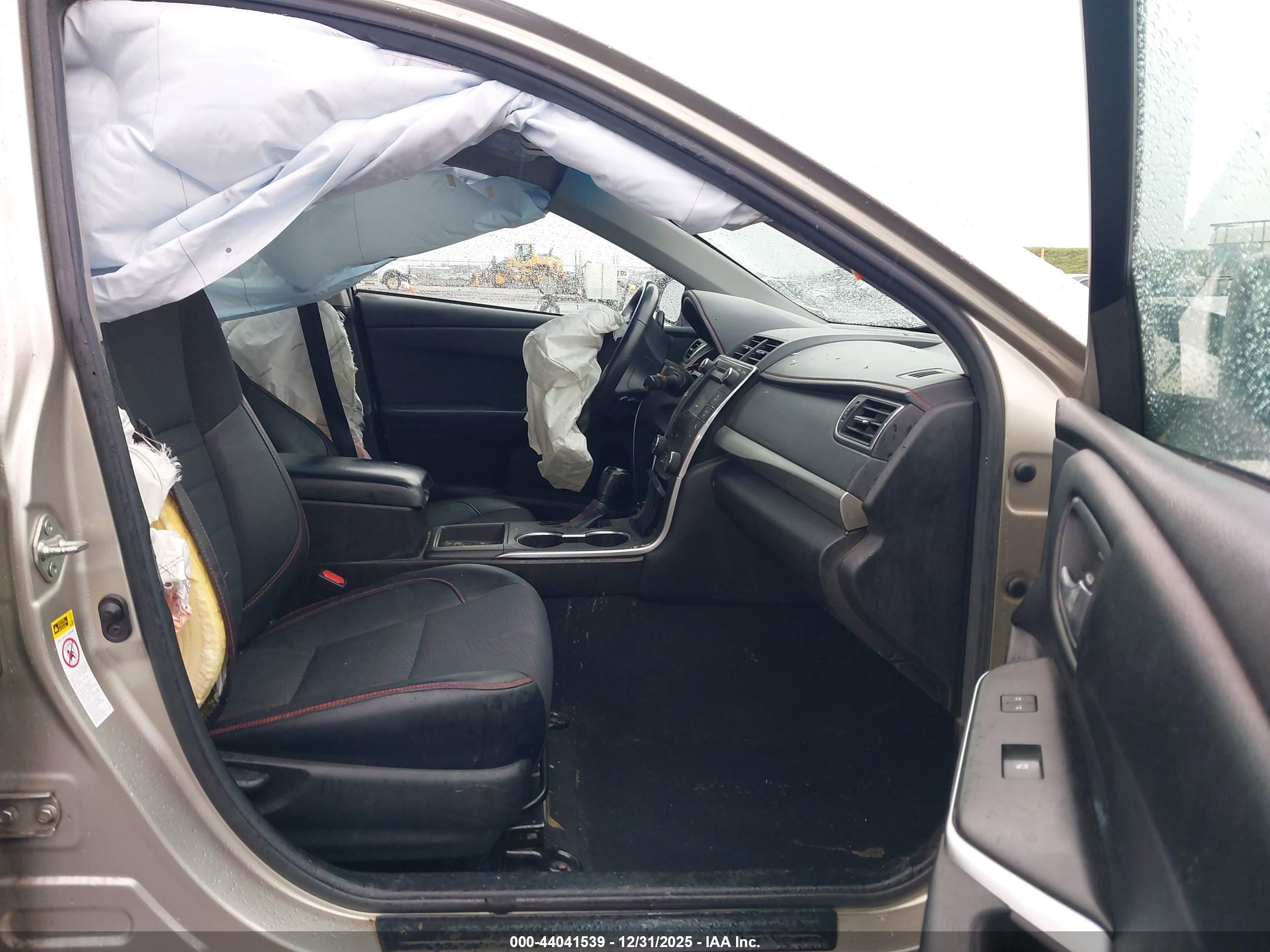 TOYOTA CAMRY image 5