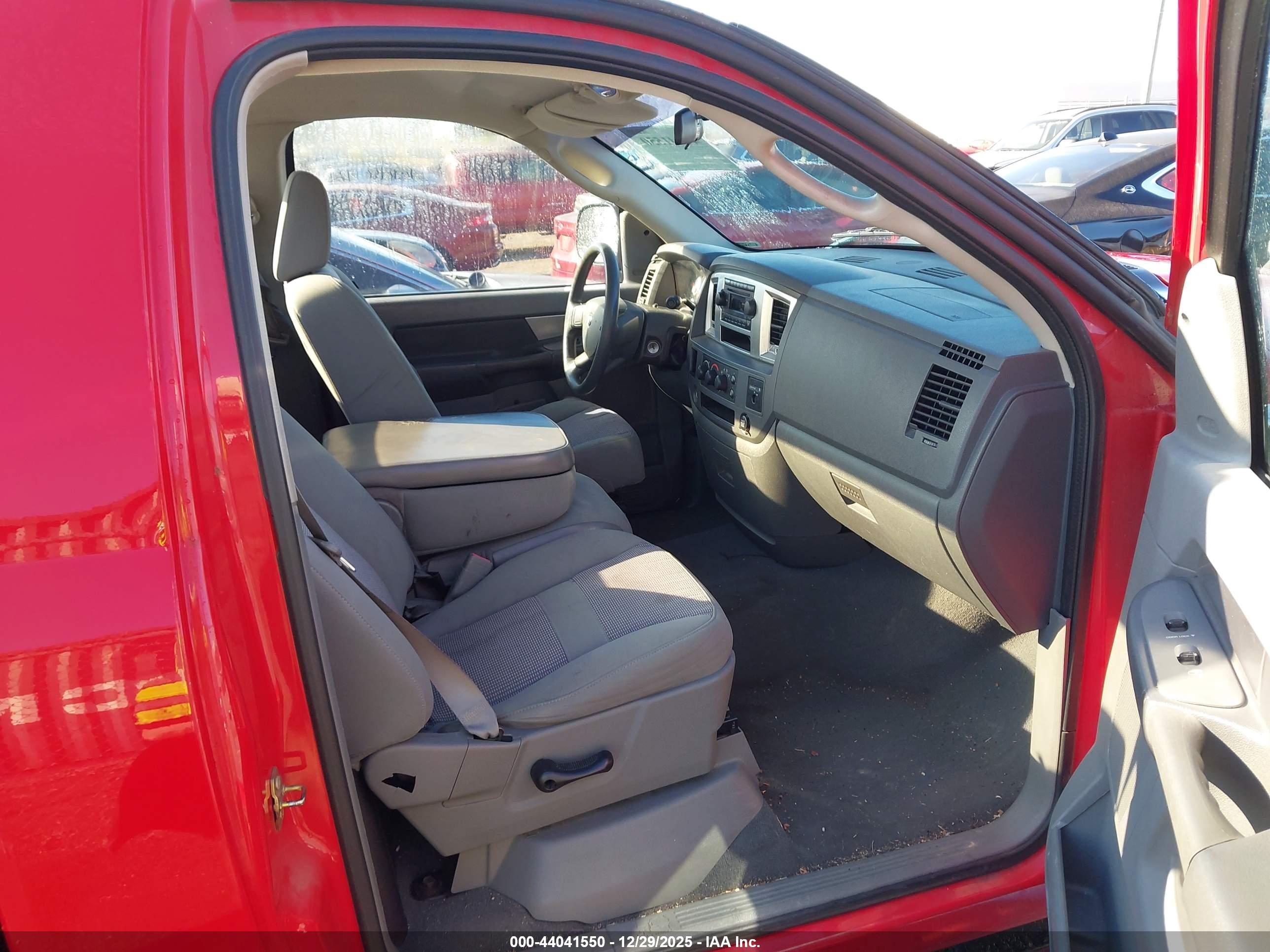 DODGE RAM image 5