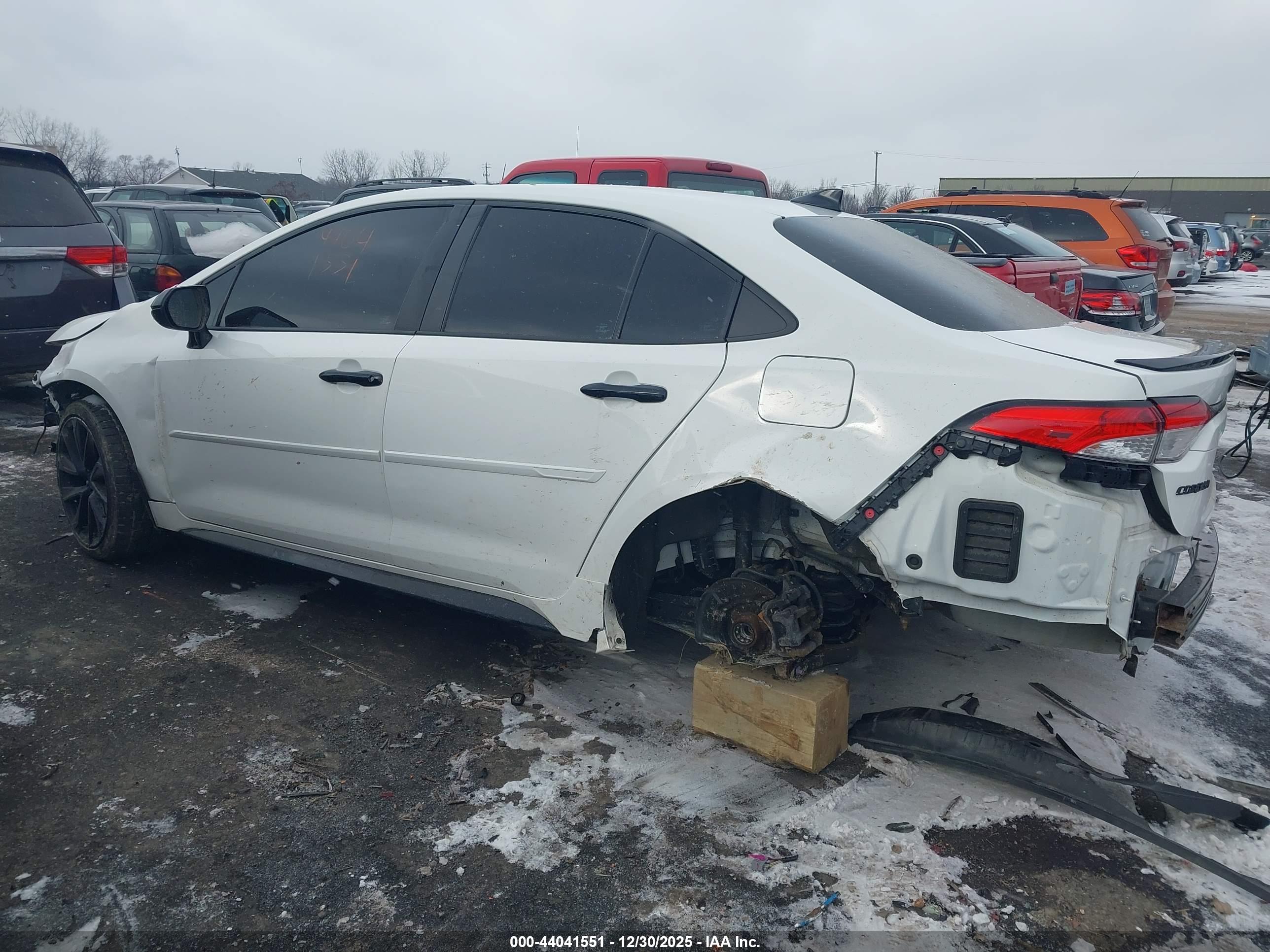 TOYOTA COROLLA image 3