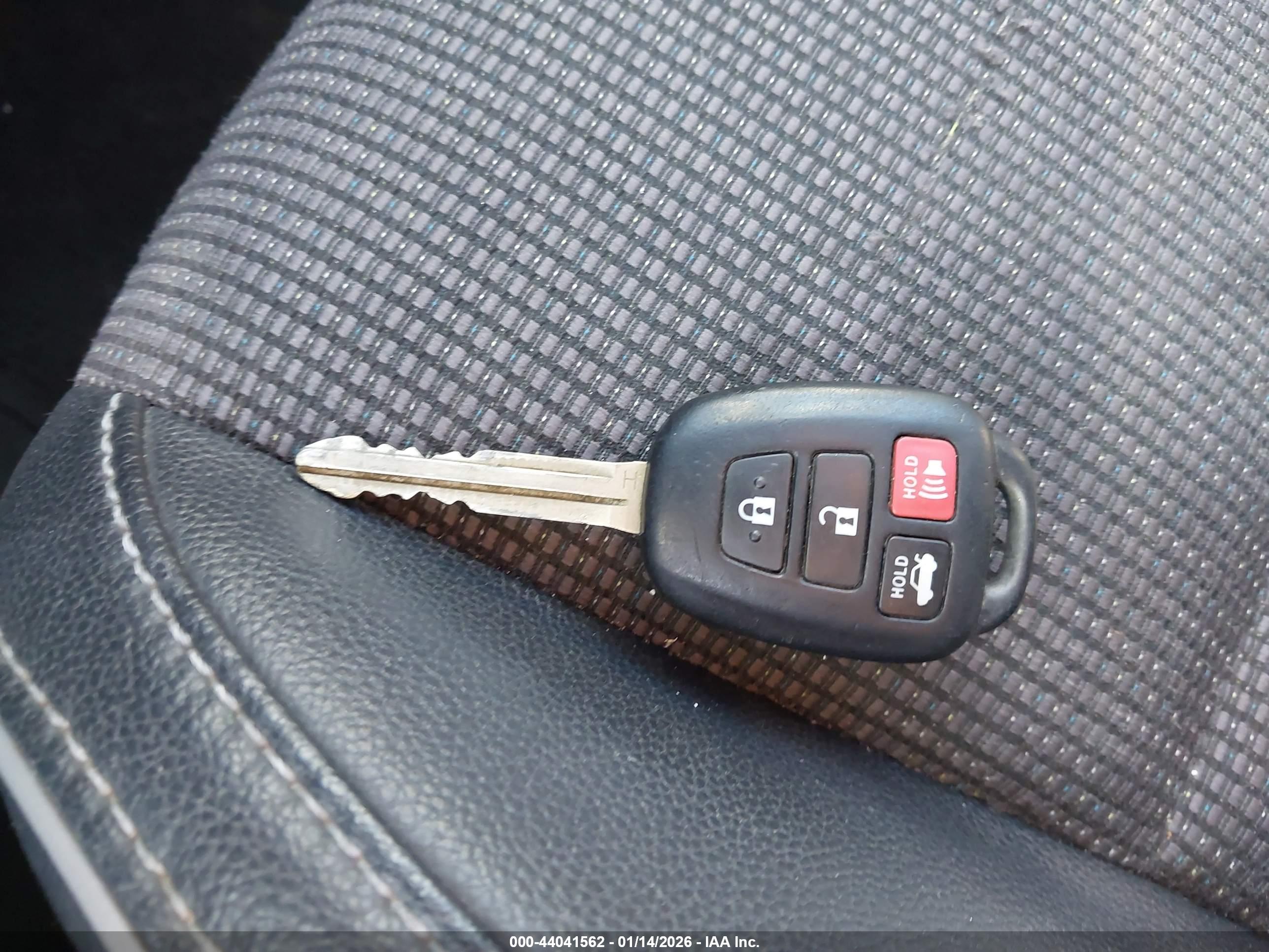 TOYOTA COROLLA image 11