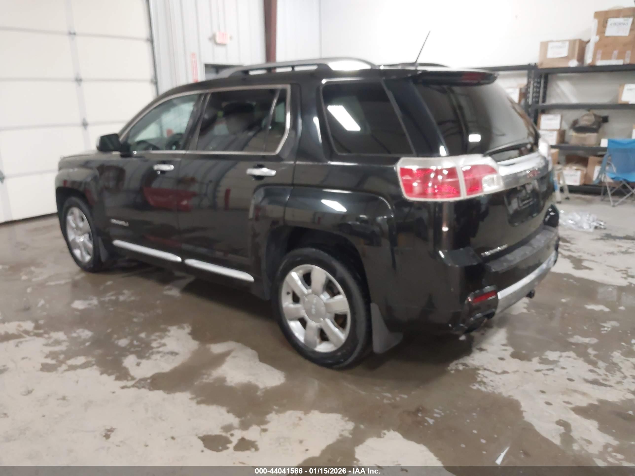 GMC TERRAIN image 3