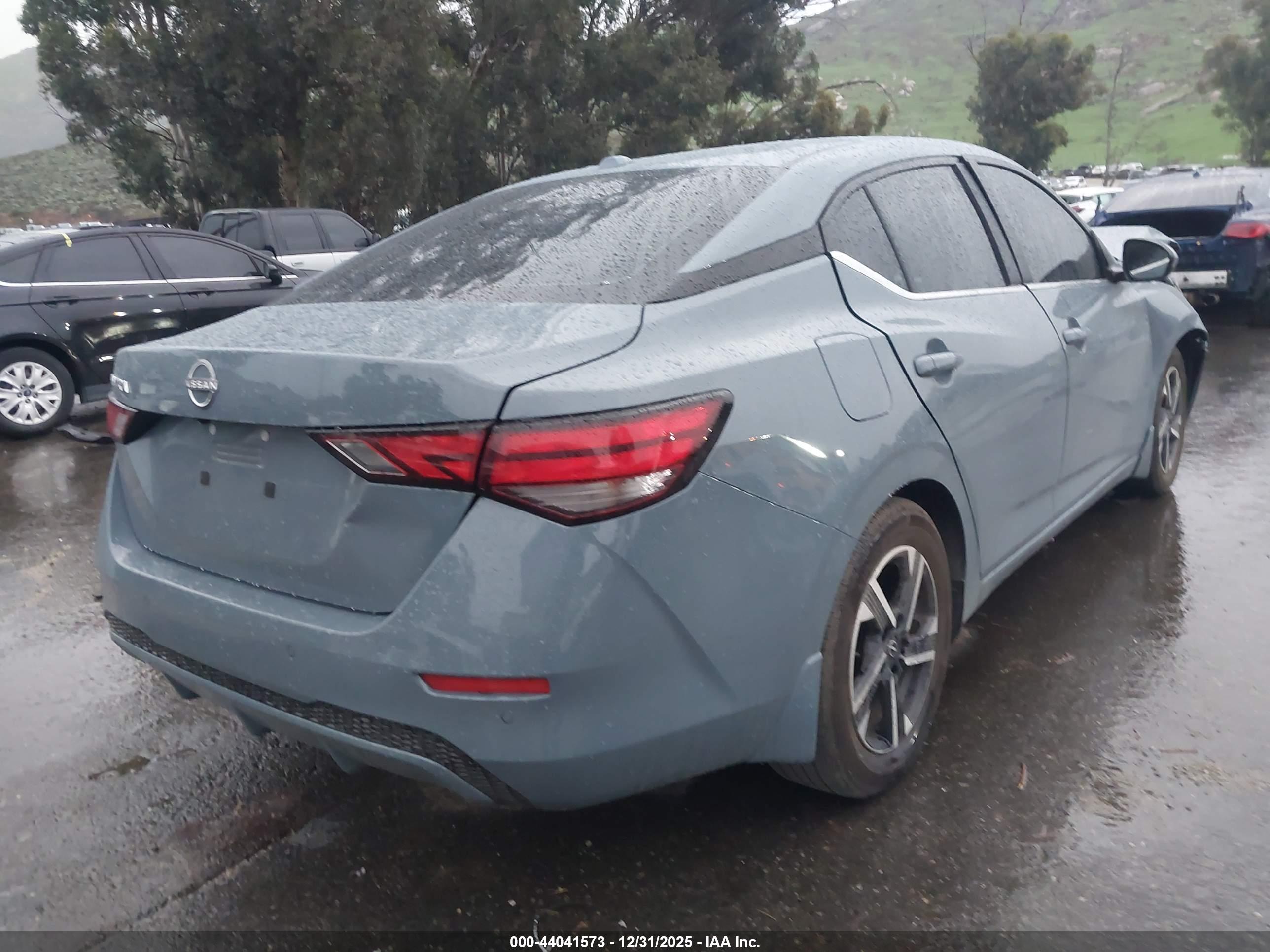 NISSAN SENTRA image 4