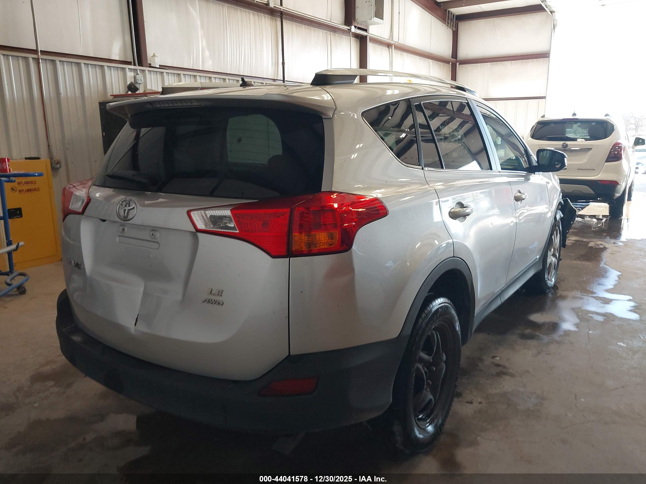 TOYOTA RAV4 image 4