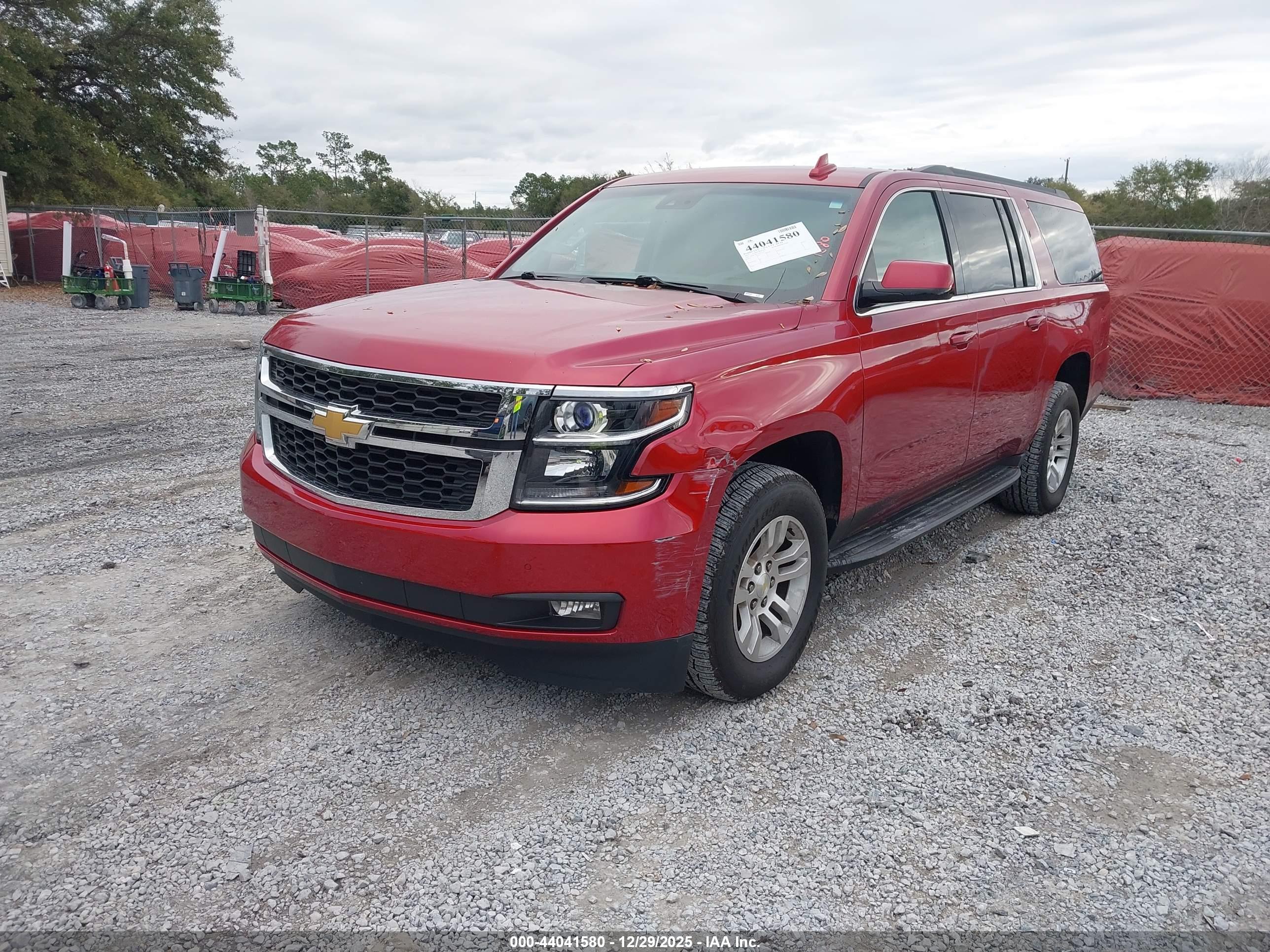 CHEVROLET SUBURBAN image 2