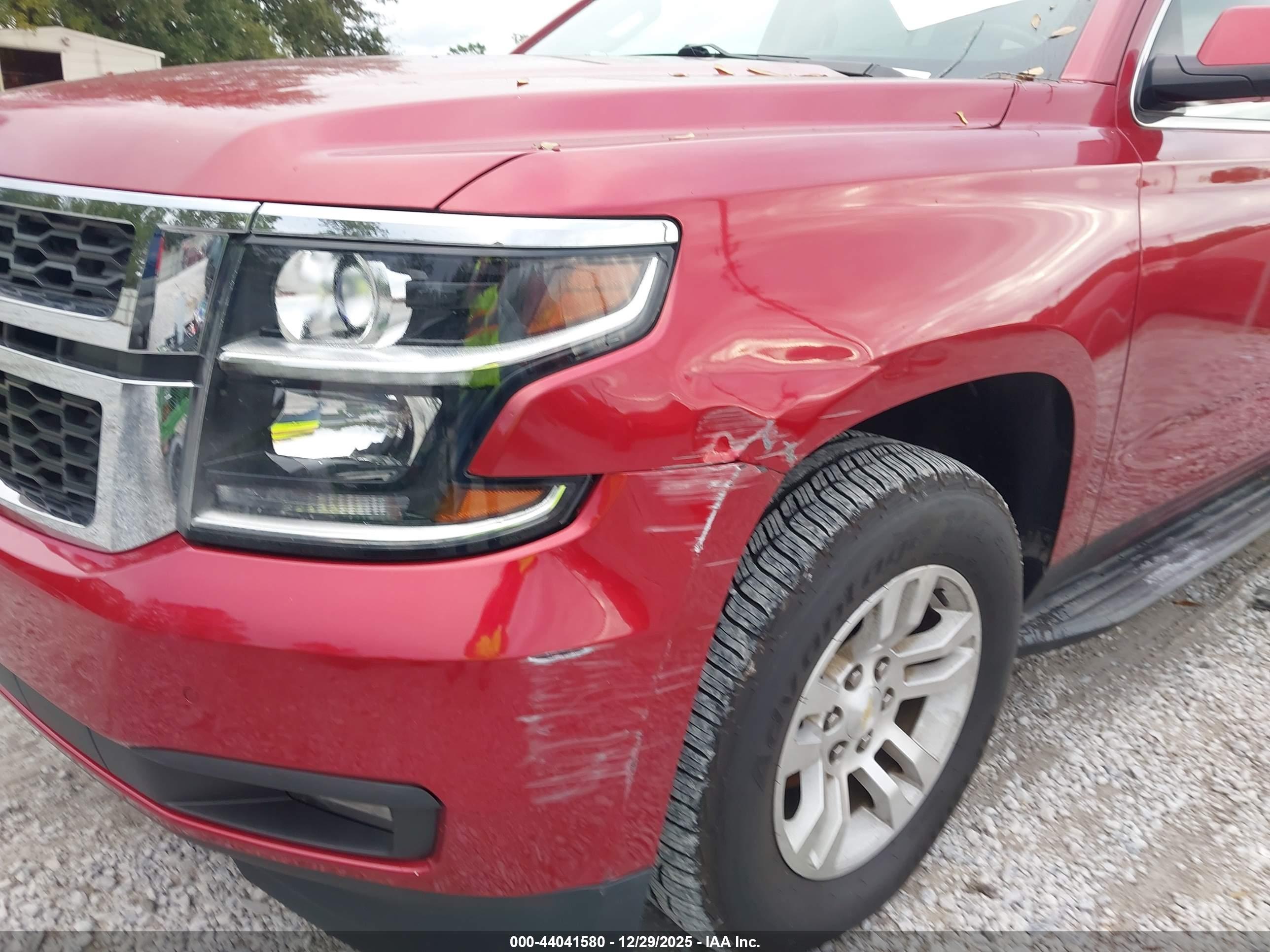 CHEVROLET SUBURBAN image 6