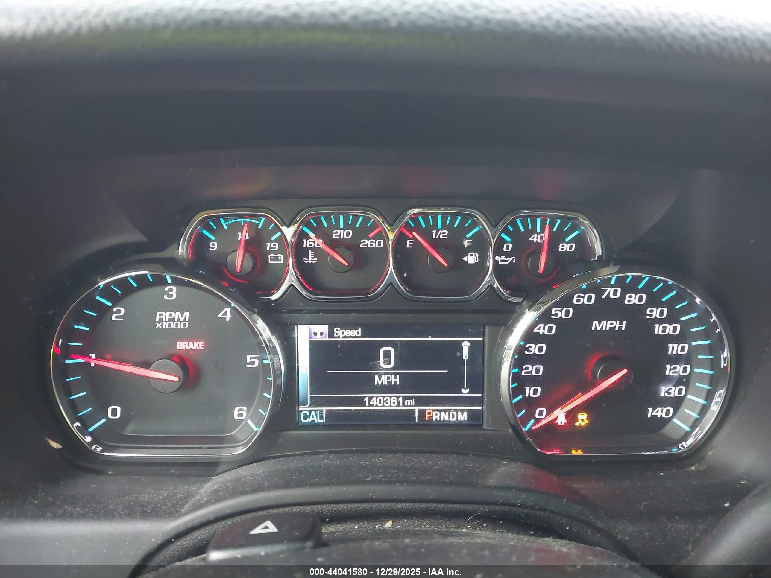 CHEVROLET SUBURBAN image 7