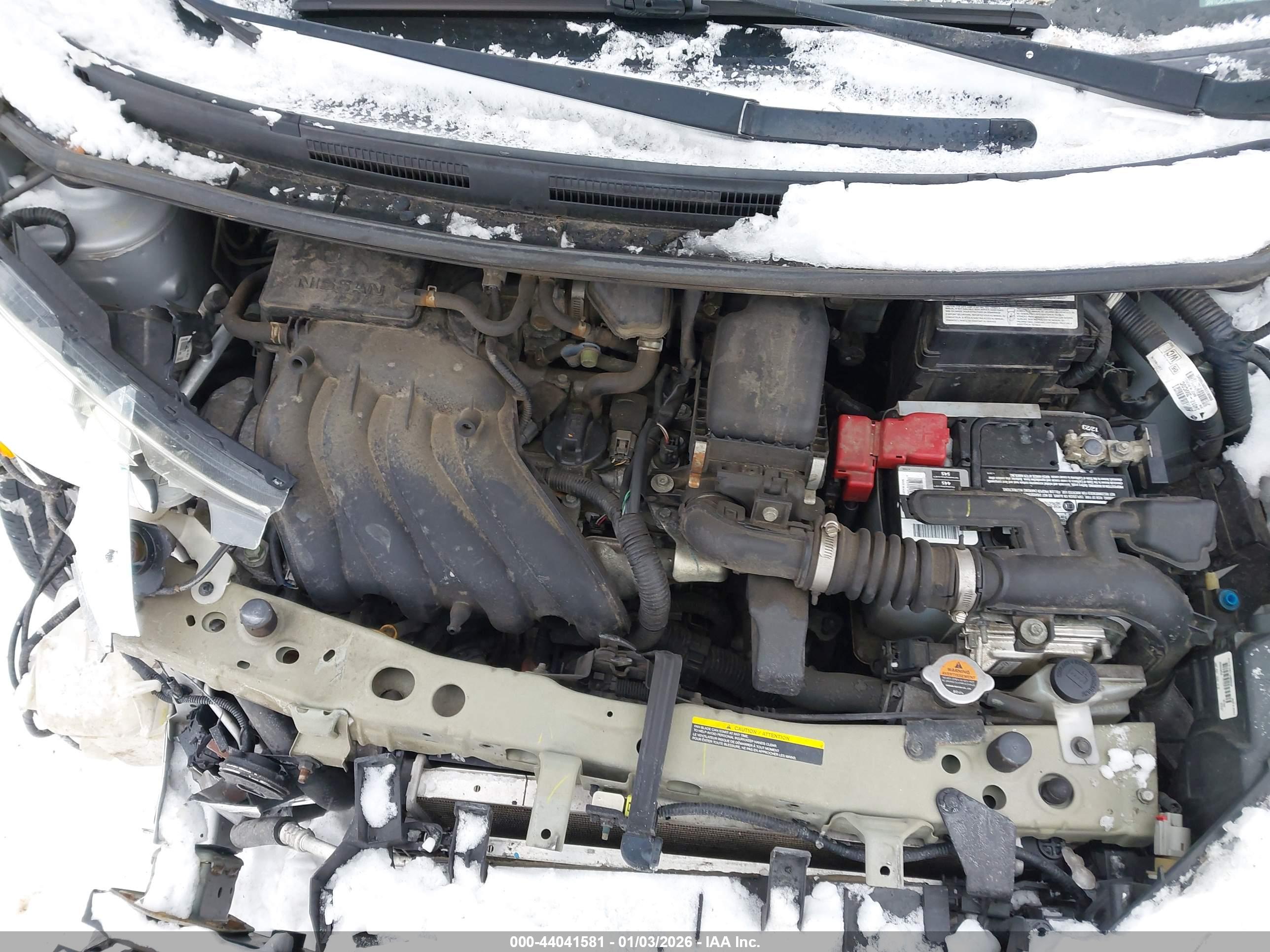 NISSAN VERSA image 10