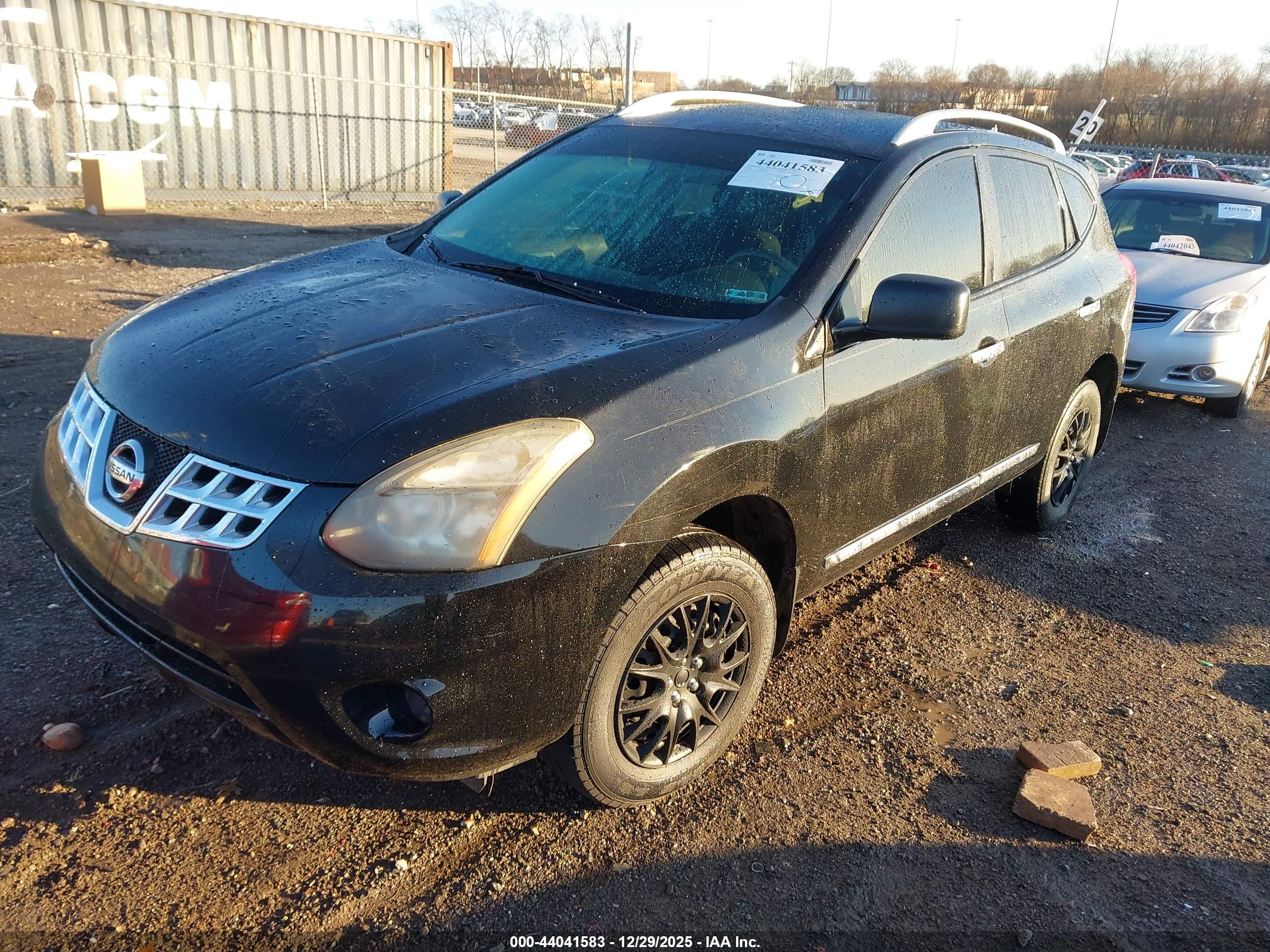 NISSAN ROGUE image 2