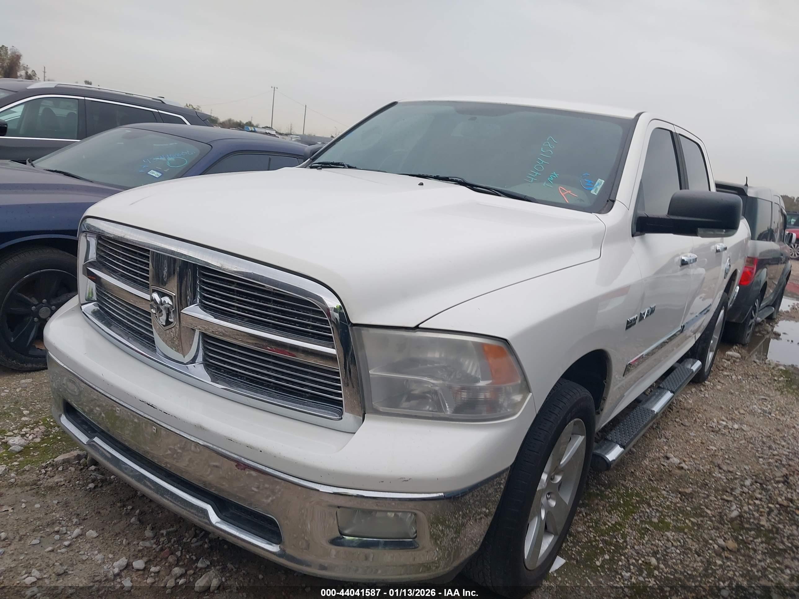 DODGE RAM image 2