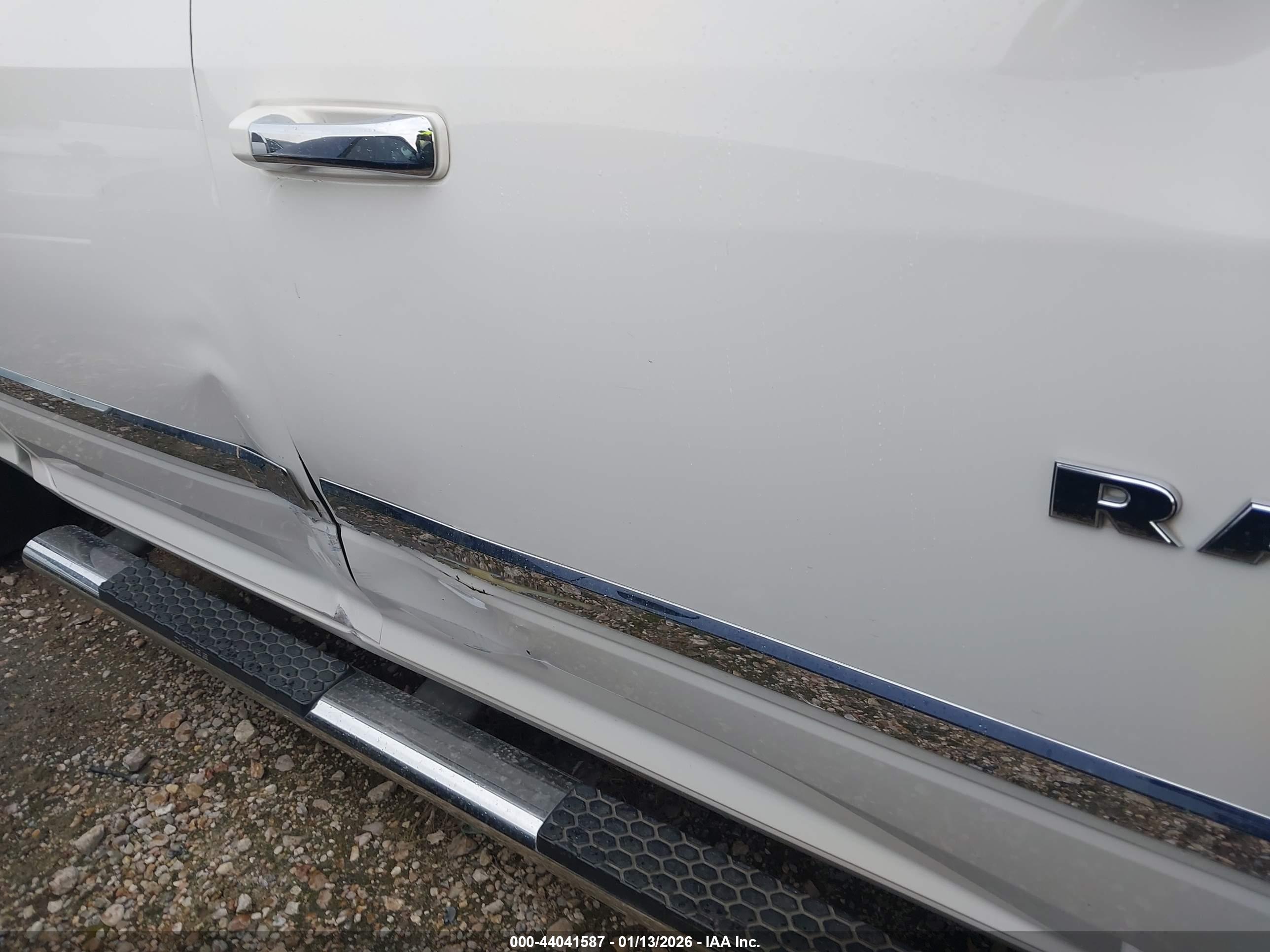 DODGE RAM image 6