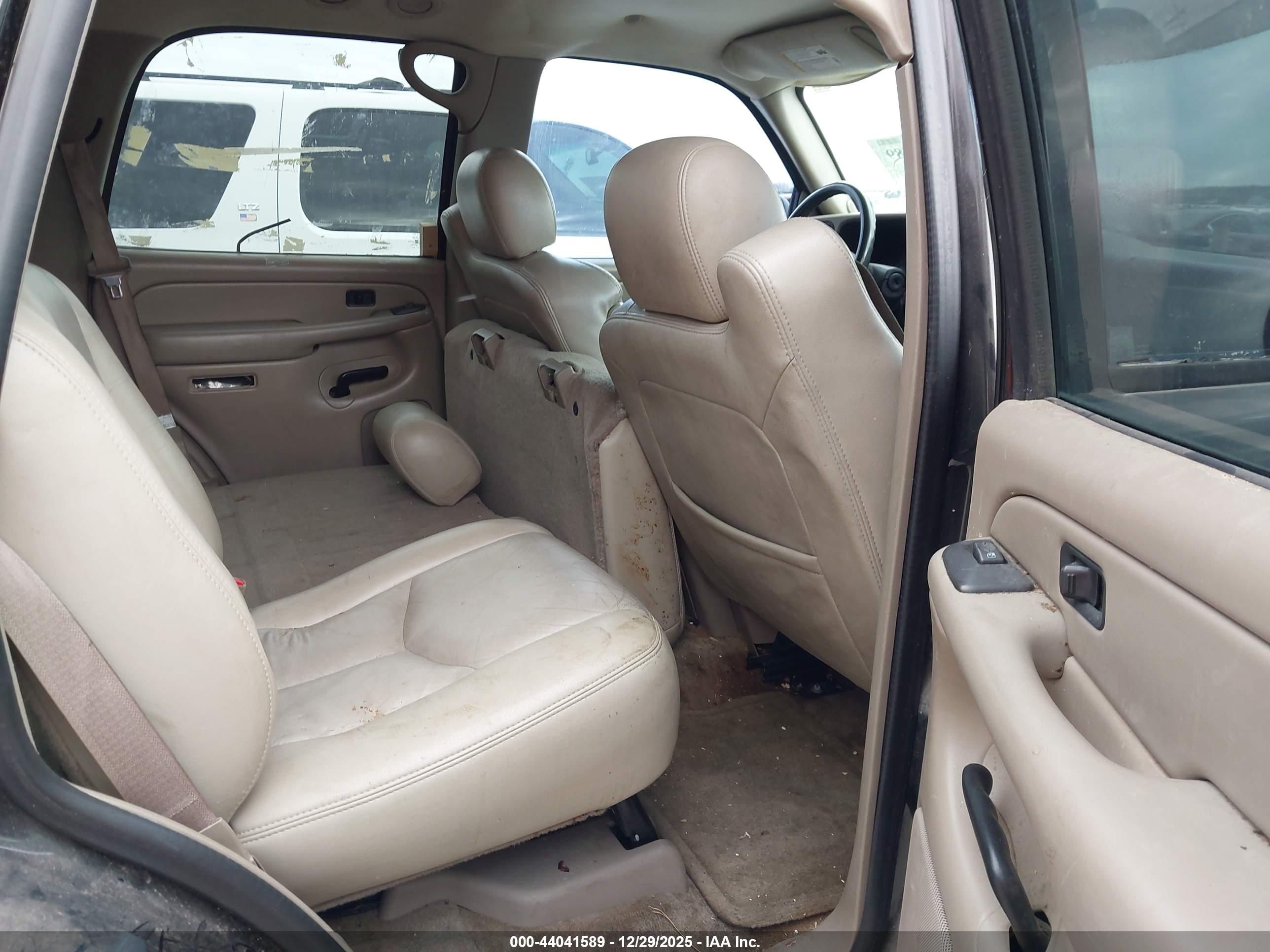 GMC YUKON image 8