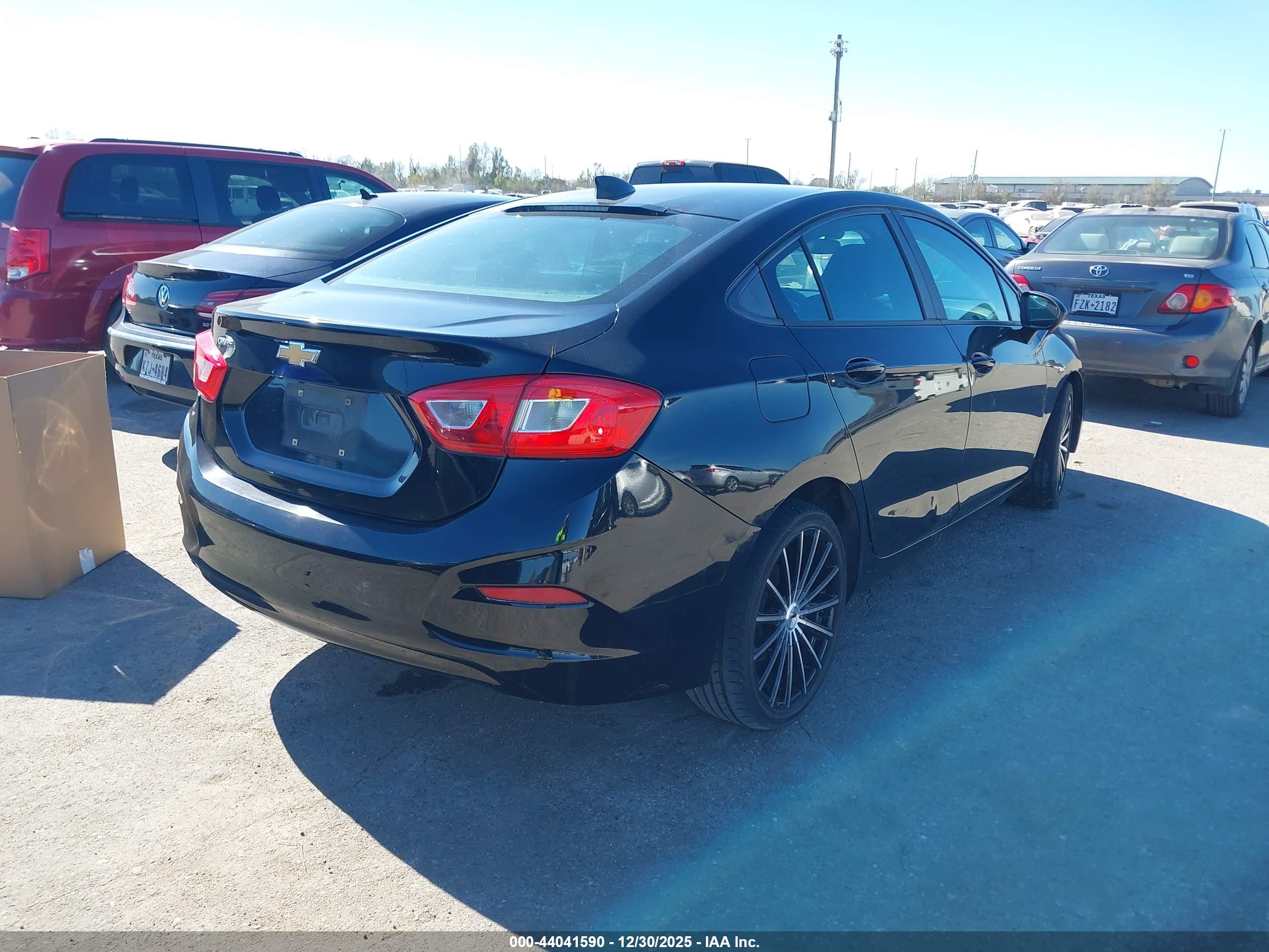 CHEVROLET CRUZE image 4