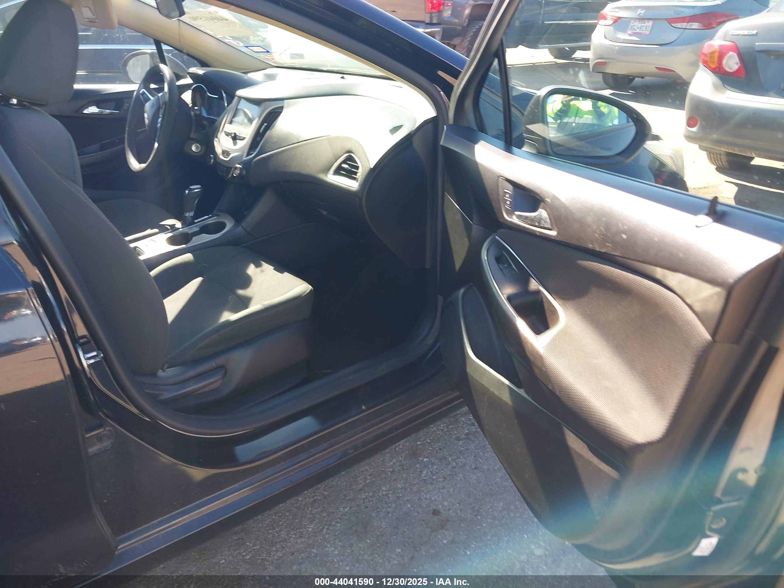 CHEVROLET CRUZE image 5