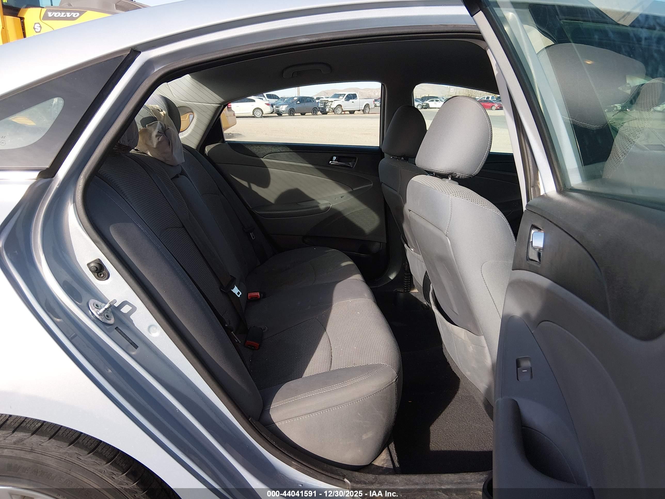 HYUNDAI SONATA image 8