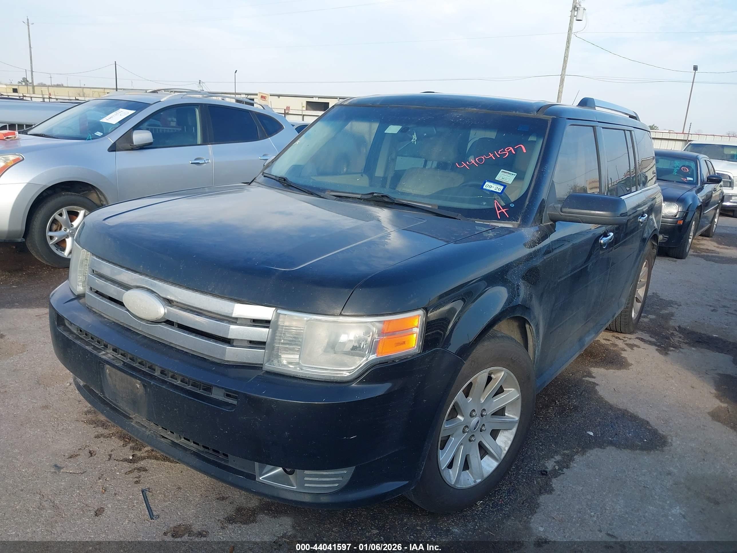 FORD FLEX image 2