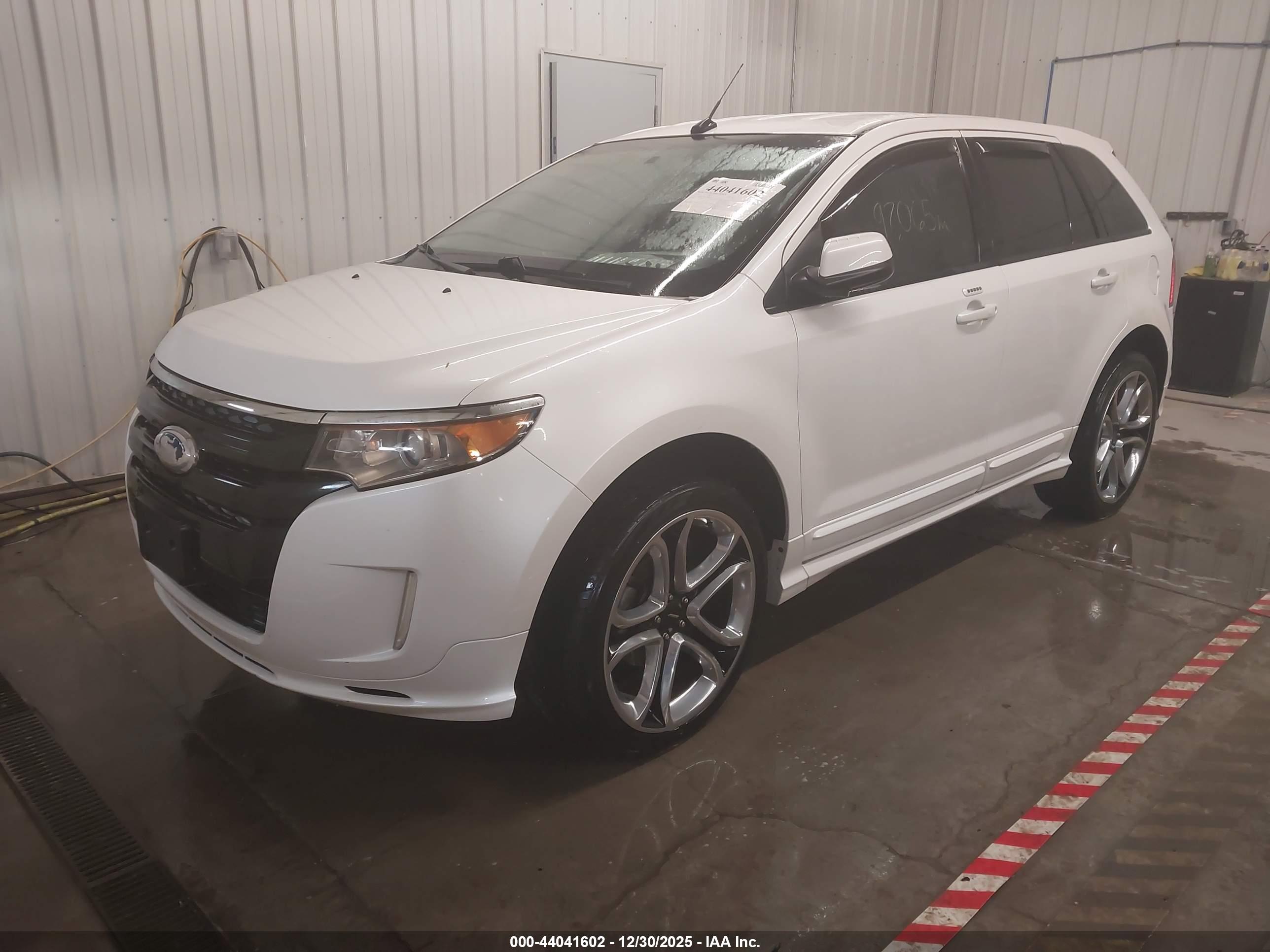 FORD EDGE image 2