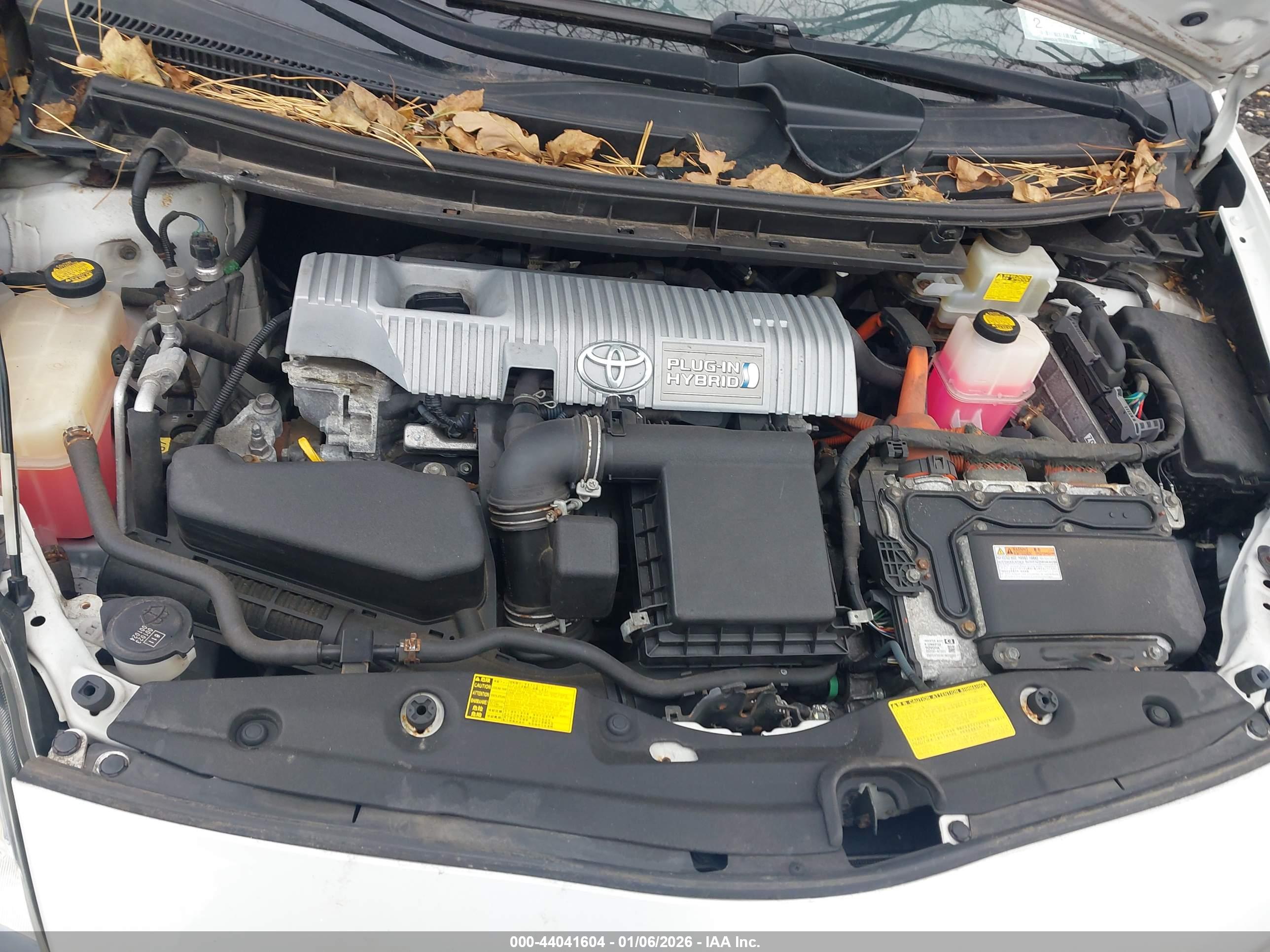 TOYOTA PRIUS image 10