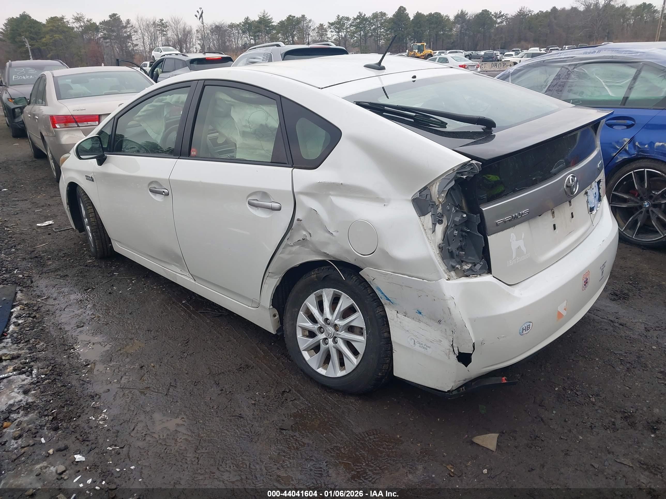 TOYOTA PRIUS image 3